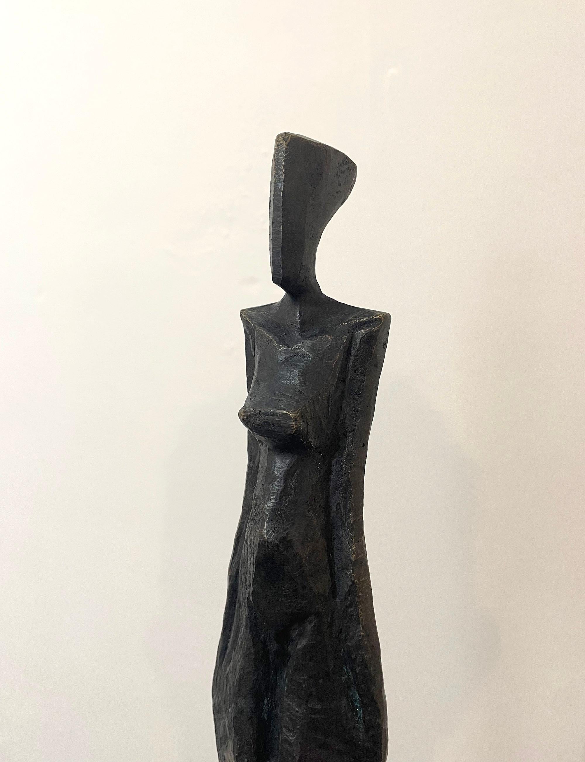 Marie III di Nando Kallweit. Scultura in bronzo alta ed elegante di figura umana. in vendita 3