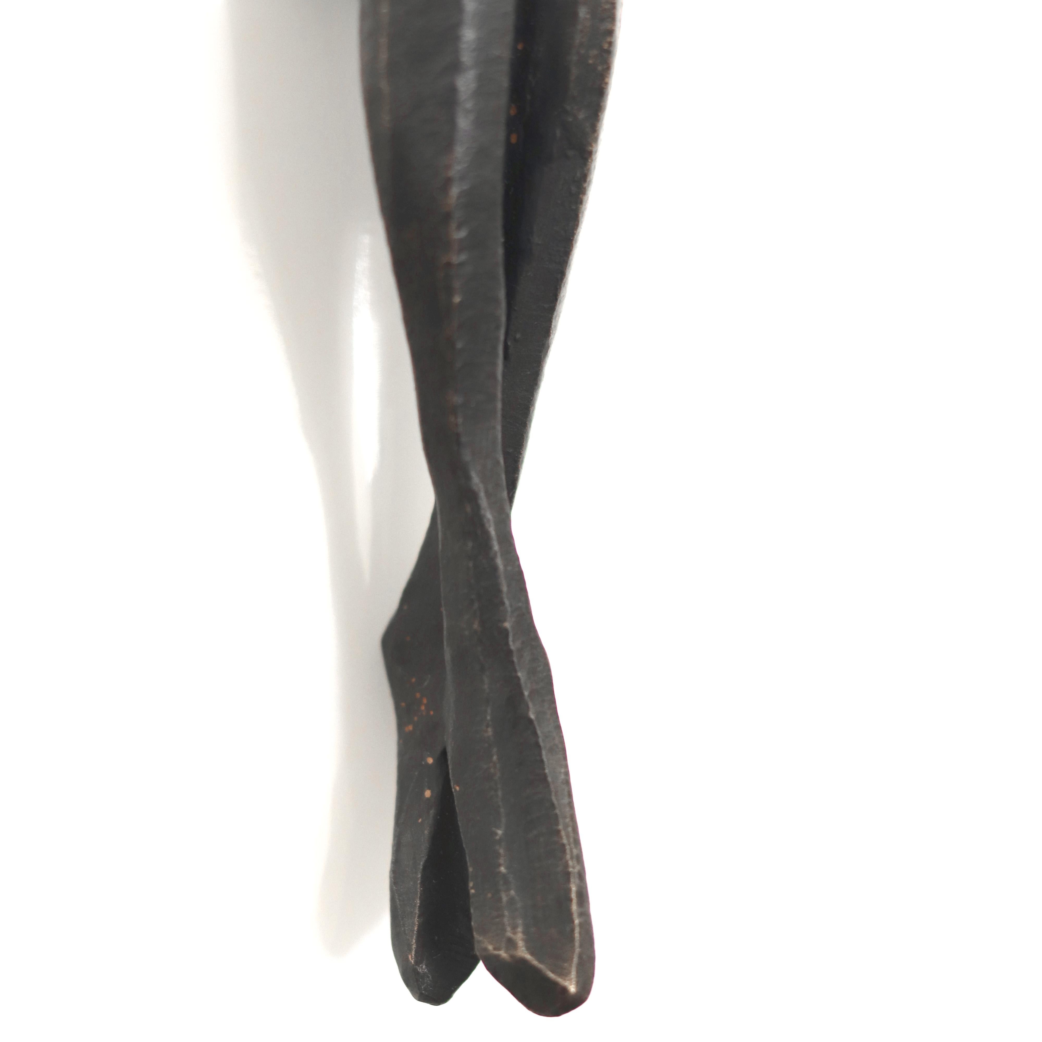 Martina -  Escultura figurativa de bronce única en su género en venta 4