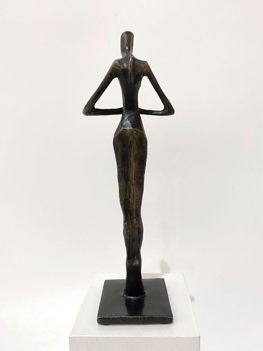 Melodía II de Nando Kallweit.  Elegante escultura figurativa. en venta 1