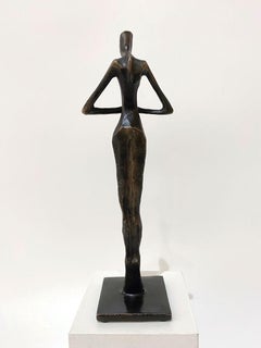 Melodía II de Nando Kallweit. Elegante escultura figurativa.