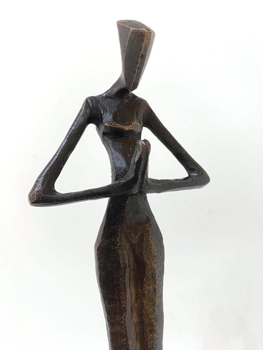 Melodía II de Nando Kallweit.  Elegante escultura figurativa. en venta 3
