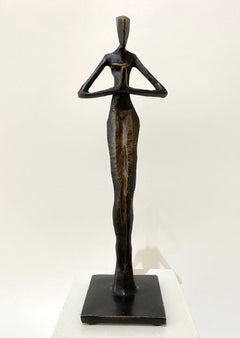 Melody II von Nando Kallweit.  Elegante figurative Skulptur.