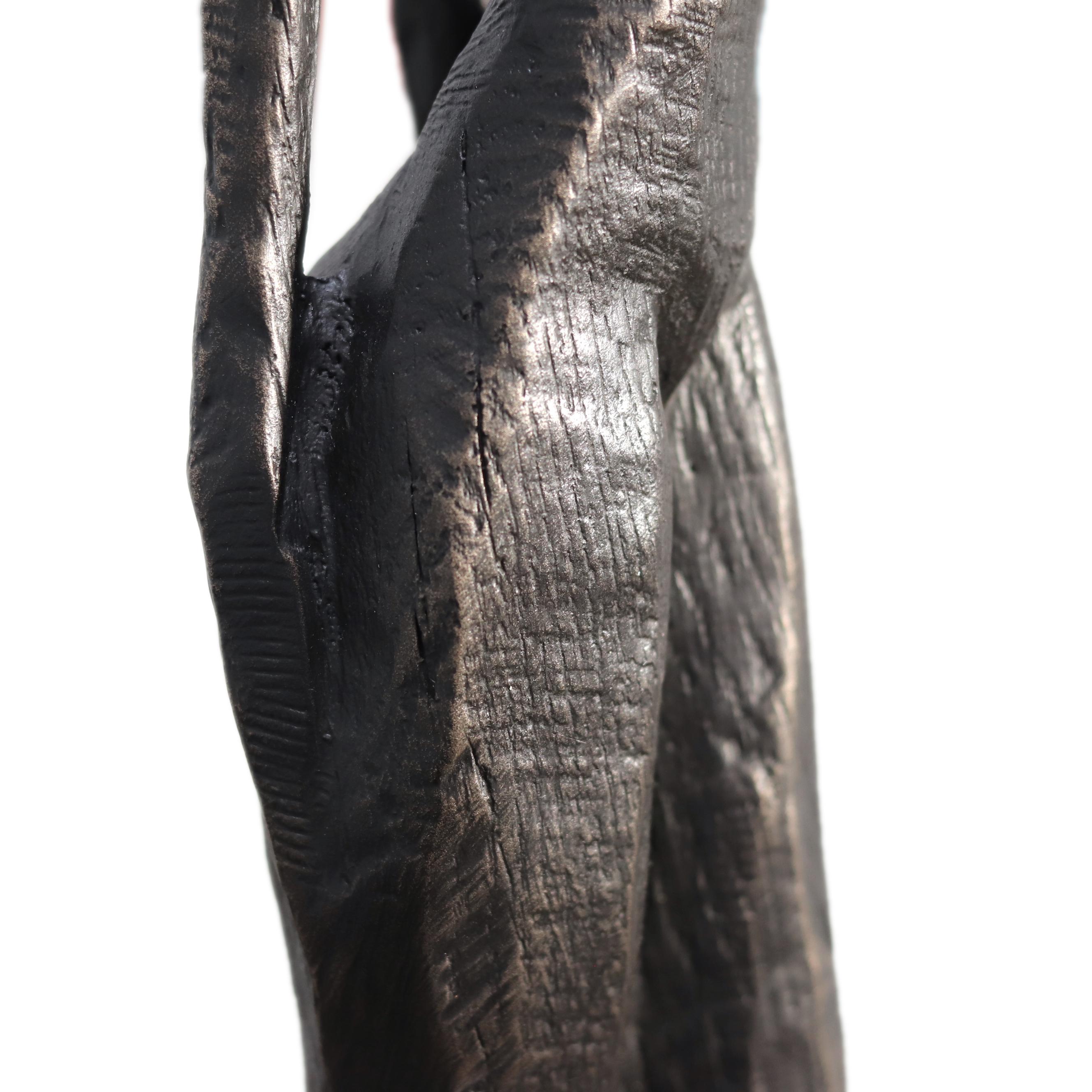 Nathalie - Große hohe figurative moderne abstrakte Skulptur aus massiver Bronze im abstrakten Kubismus – Sculpture von Nando Kallweit