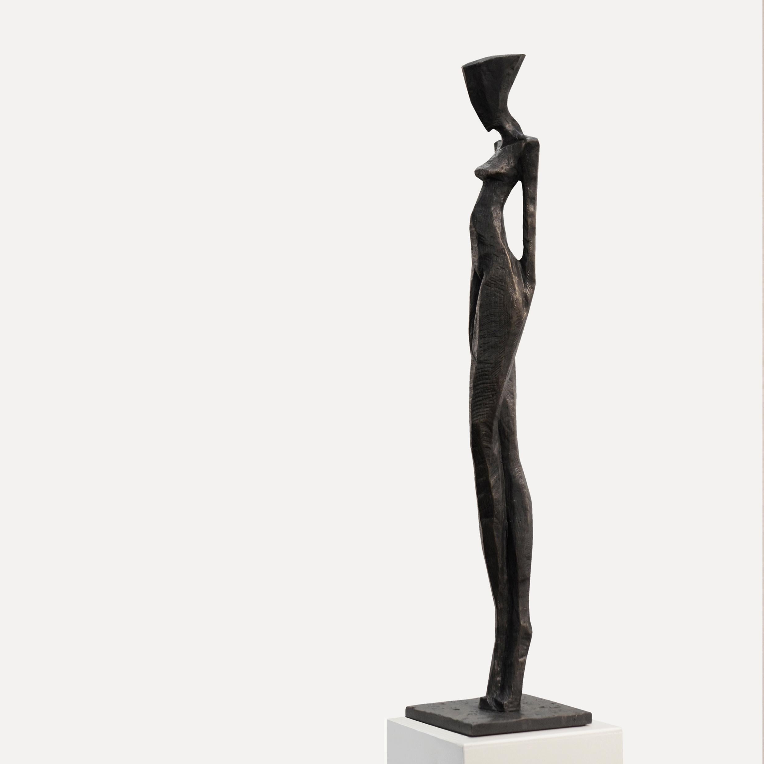 Nathalie di Nando Kallweit. Elegante scultura in bronzo in edizione limitata in vendita 4