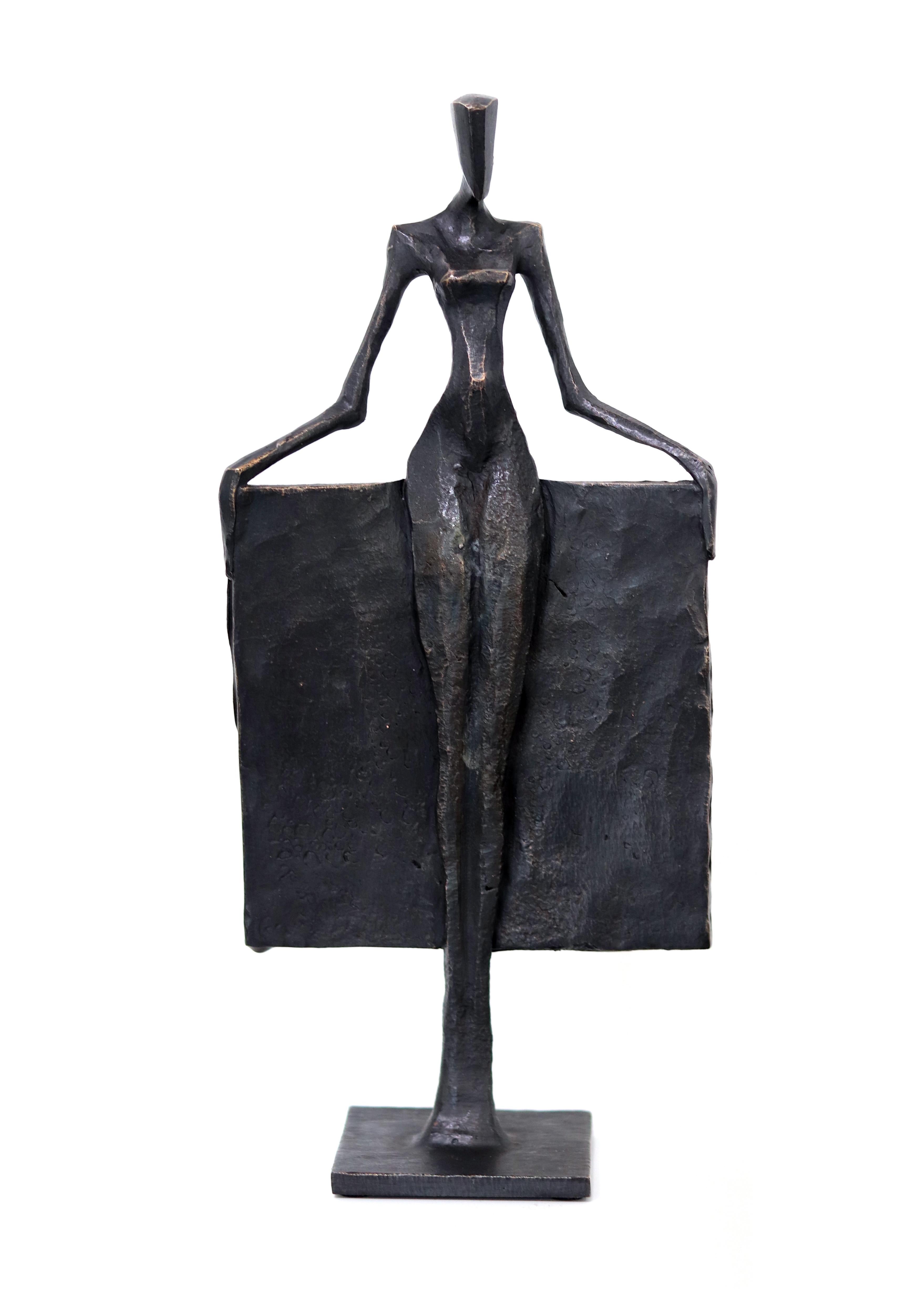 Neile  Anmutige weibliche Figur, moderne kubistische Skulptur aus massiver Bronze