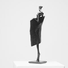 Nele von Nando Kallweit.  Eine elegante figurative Bronzeskulptur einer nackten Frau