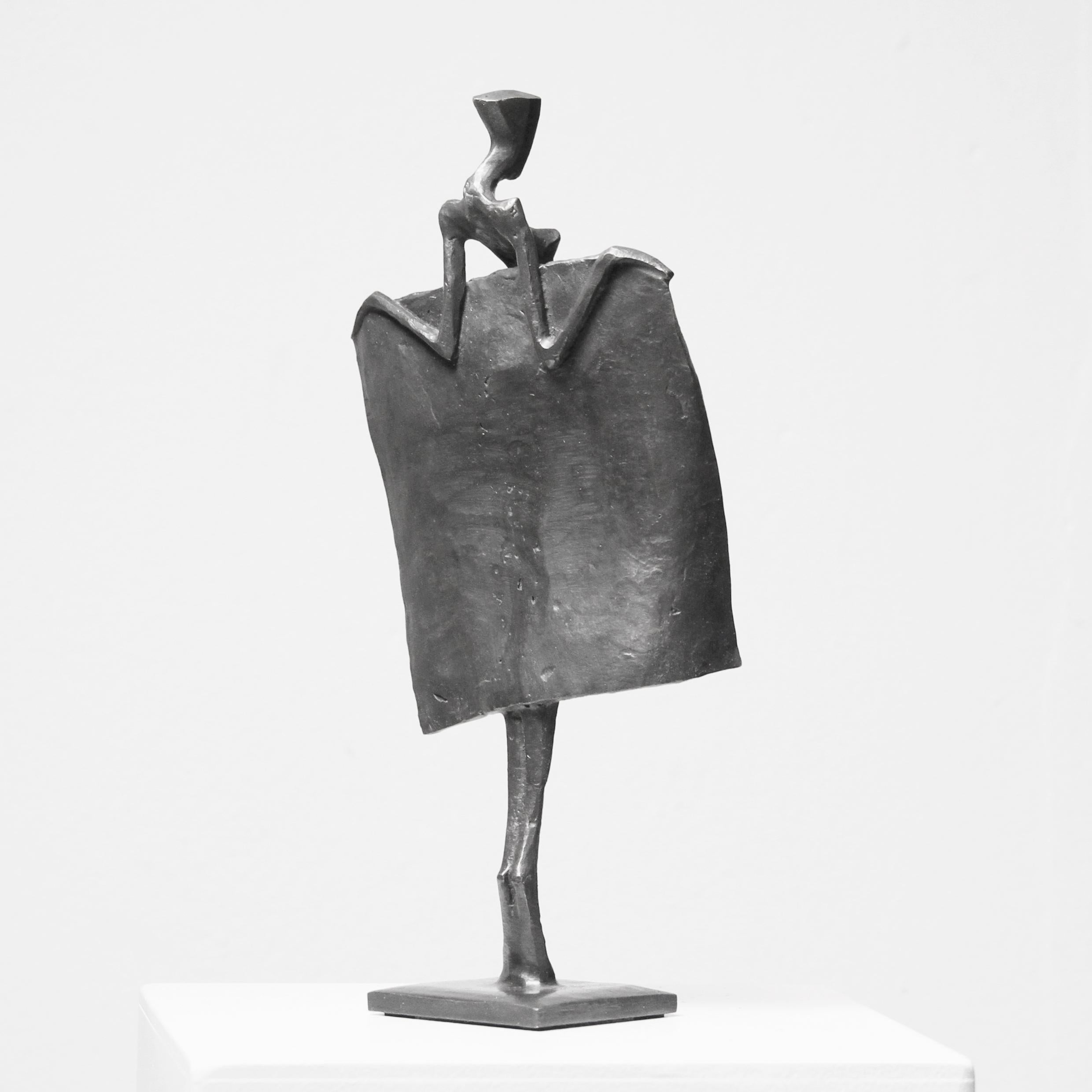 Nele di Nando Kallweit.  Un'elegante scultura figurativa in bronzo di una donna nuda in vendita 3