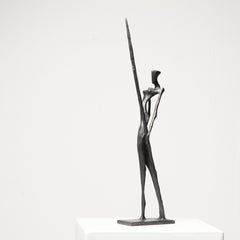 Artemis II de Nando Kallweit. Une élégante guerrier nue sculptée figurative