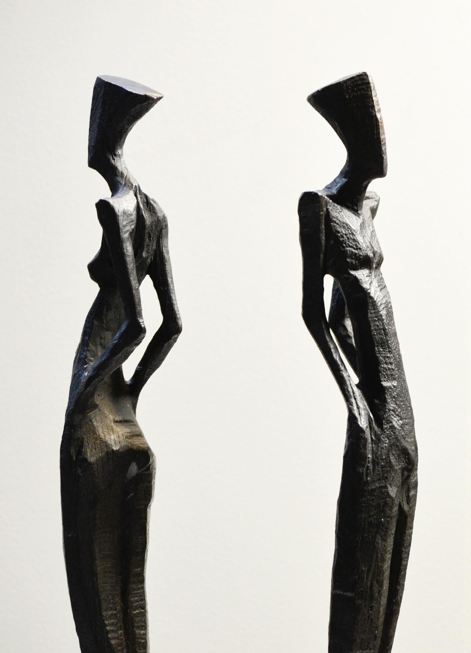 Patricia III de Nando Kallweit. Escultura de bronce alta y elegante de figura humana. en venta 2