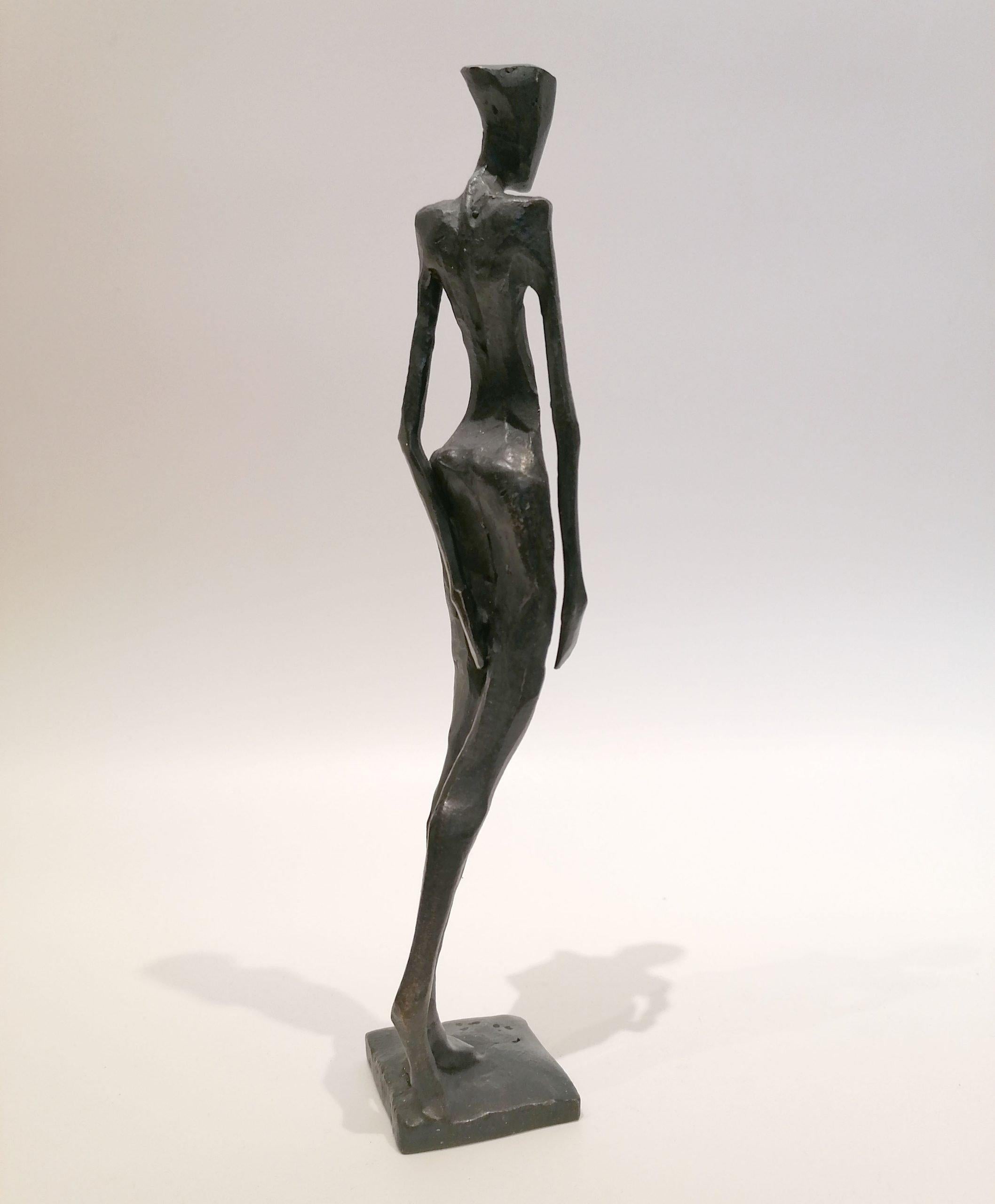Reni by Nando Kallweit.  Elegant bronze Sculpture. For Sale 1