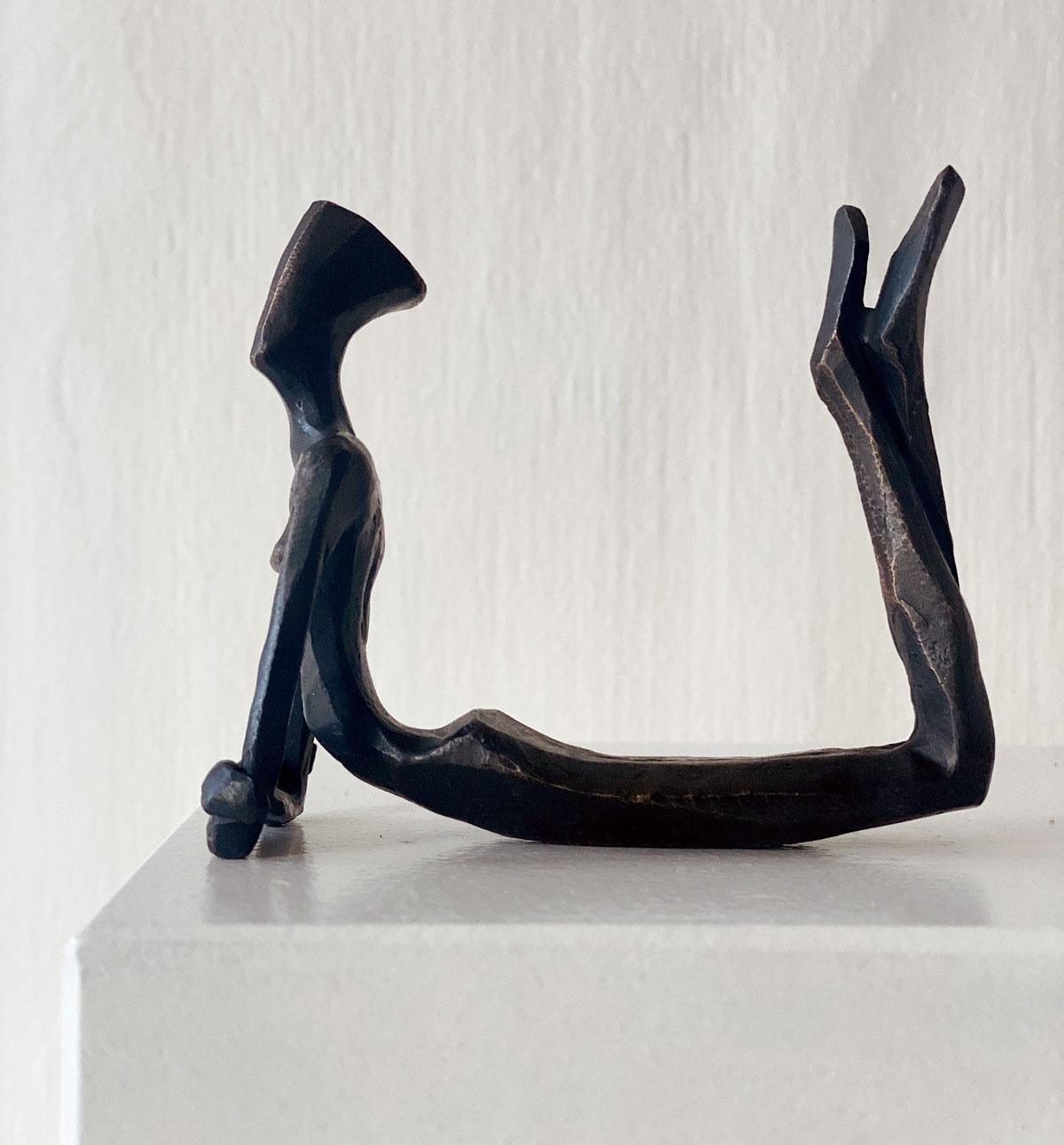 Seane #II von Nando Kallweit.  Elegante figurative Skulptur. im Angebot 4