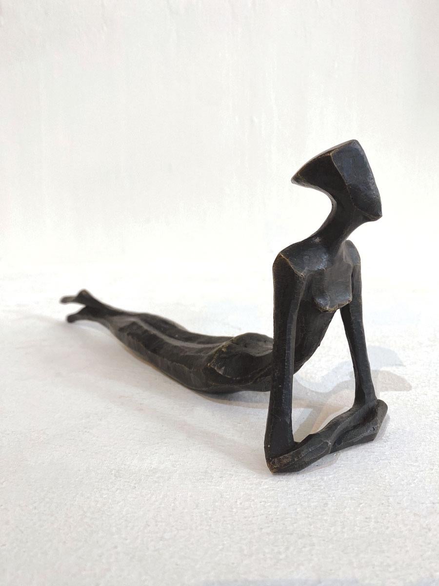 Seane III by Nando Kallweit.  Elegant figurative bronze sculpture of a couple. For Sale 2