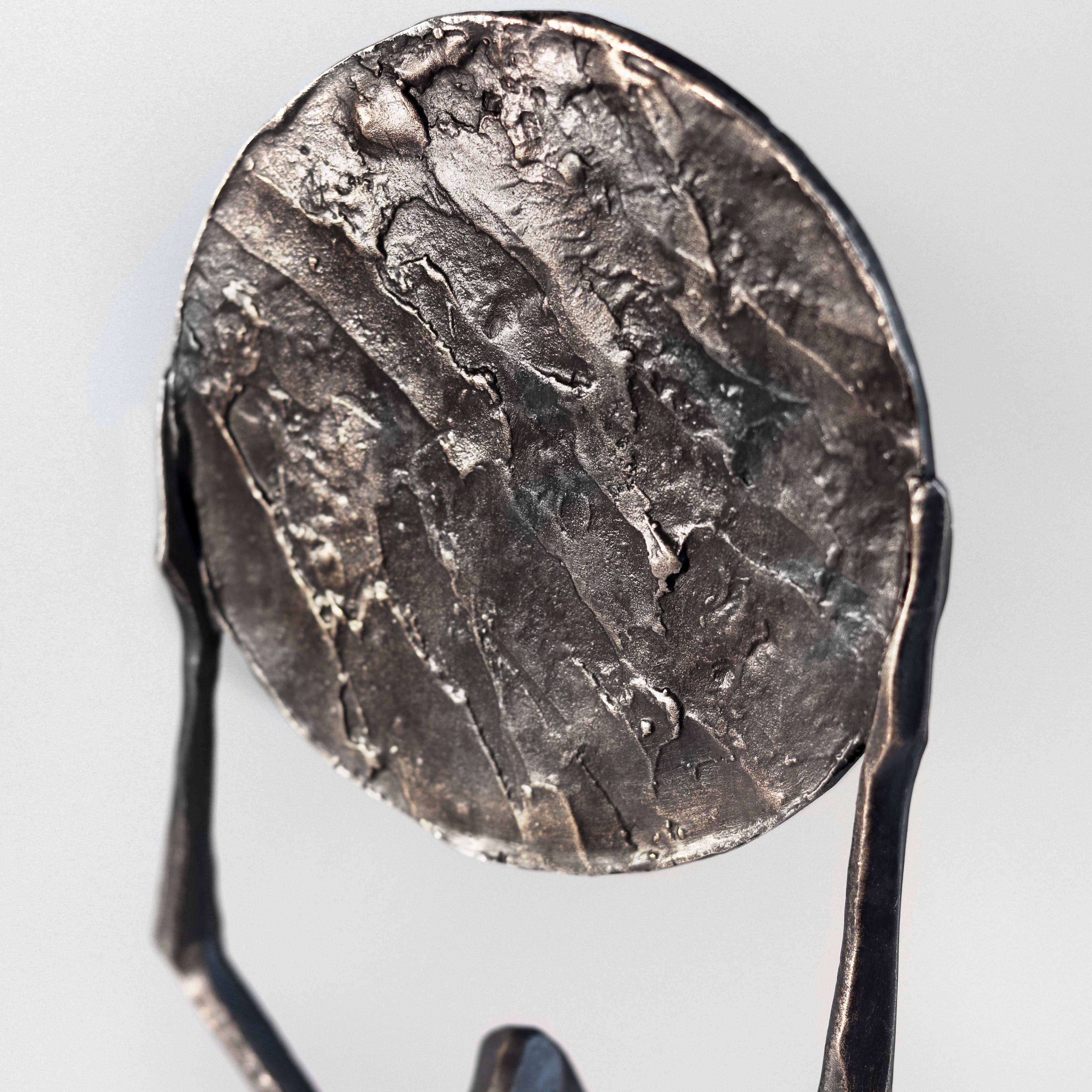 German sculptor Nando Kallweit produces figurative bronze sculptures and reliefs with aquiline and a graceful modern appeal. Kallweit is inspired by seemingly disparate cultures; the strength of ancient Egyptian sculptures, the dynamic forms of the
