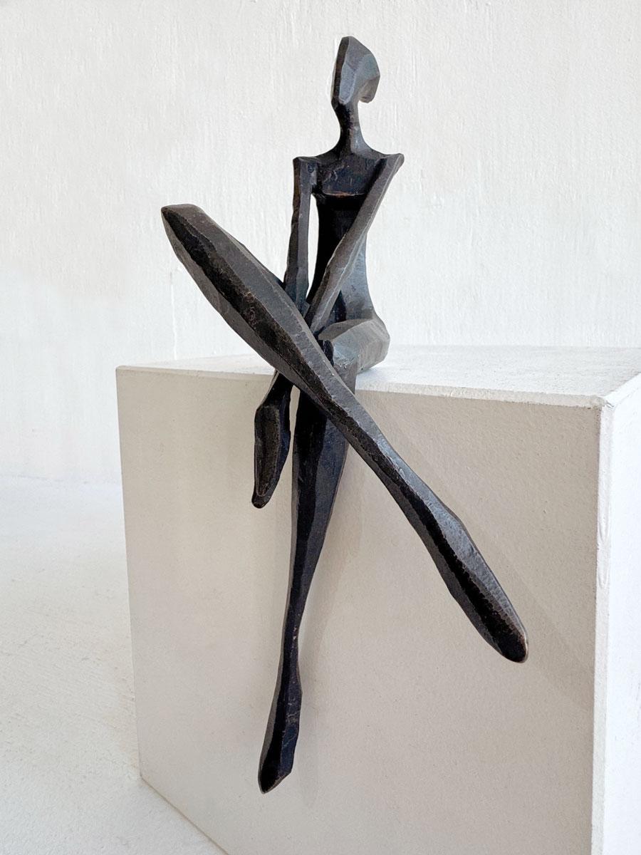 Silvi by Nando Kallweit. Elegant figurative sculpture. For Sale 3