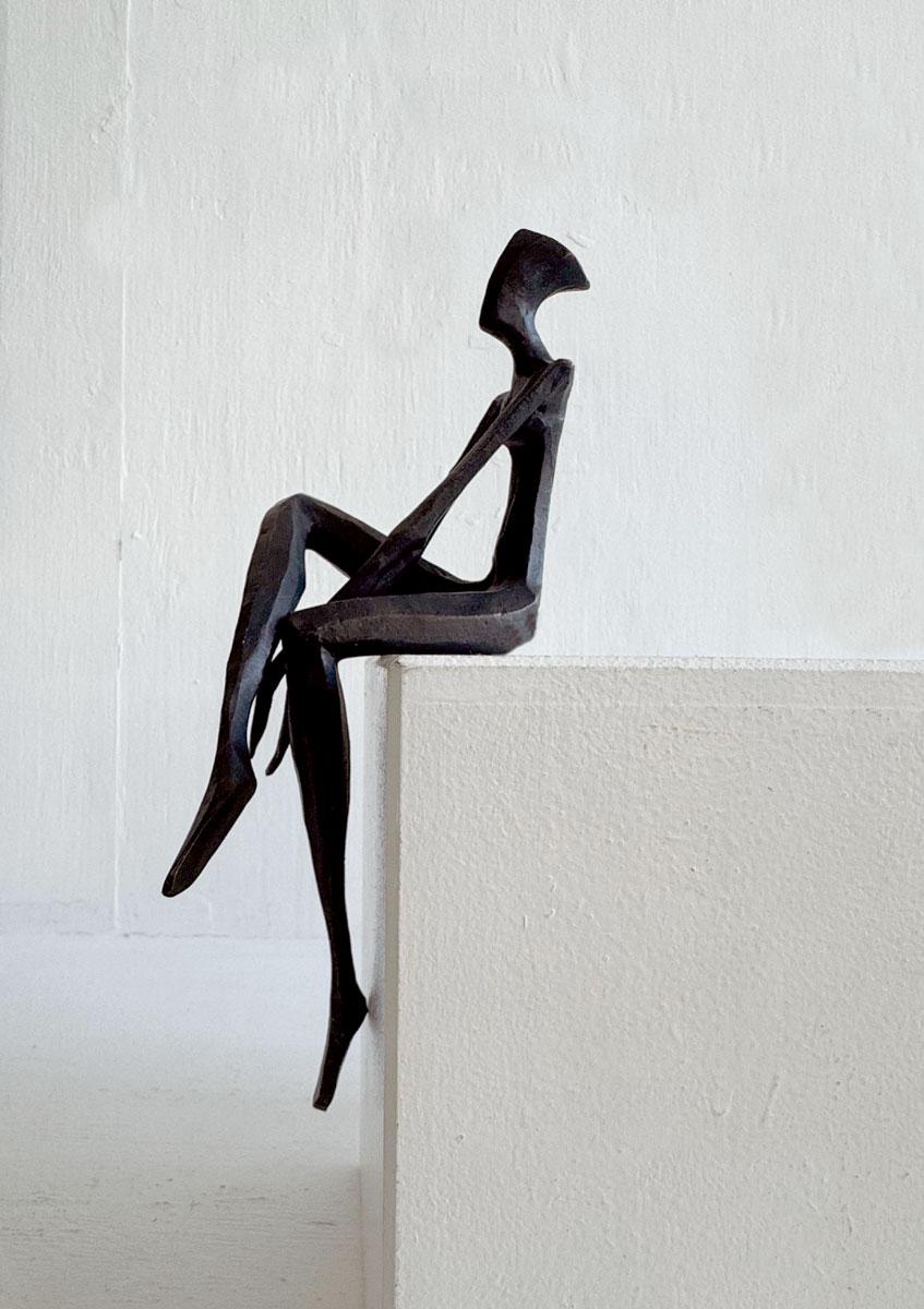 Silvi by Nando Kallweit. Elegant figurative sculpture. For Sale 5