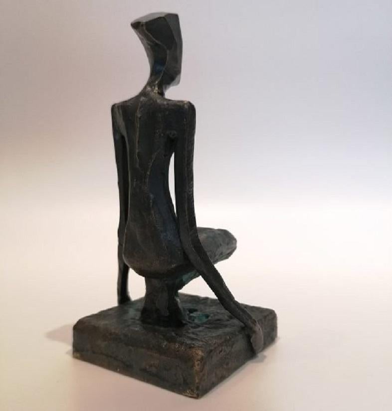 Wildleder von Nando Kallweit. Bronzeskulptur einer menschlichen Figur aus Bronze. Serial-Unikat. im Angebot 1