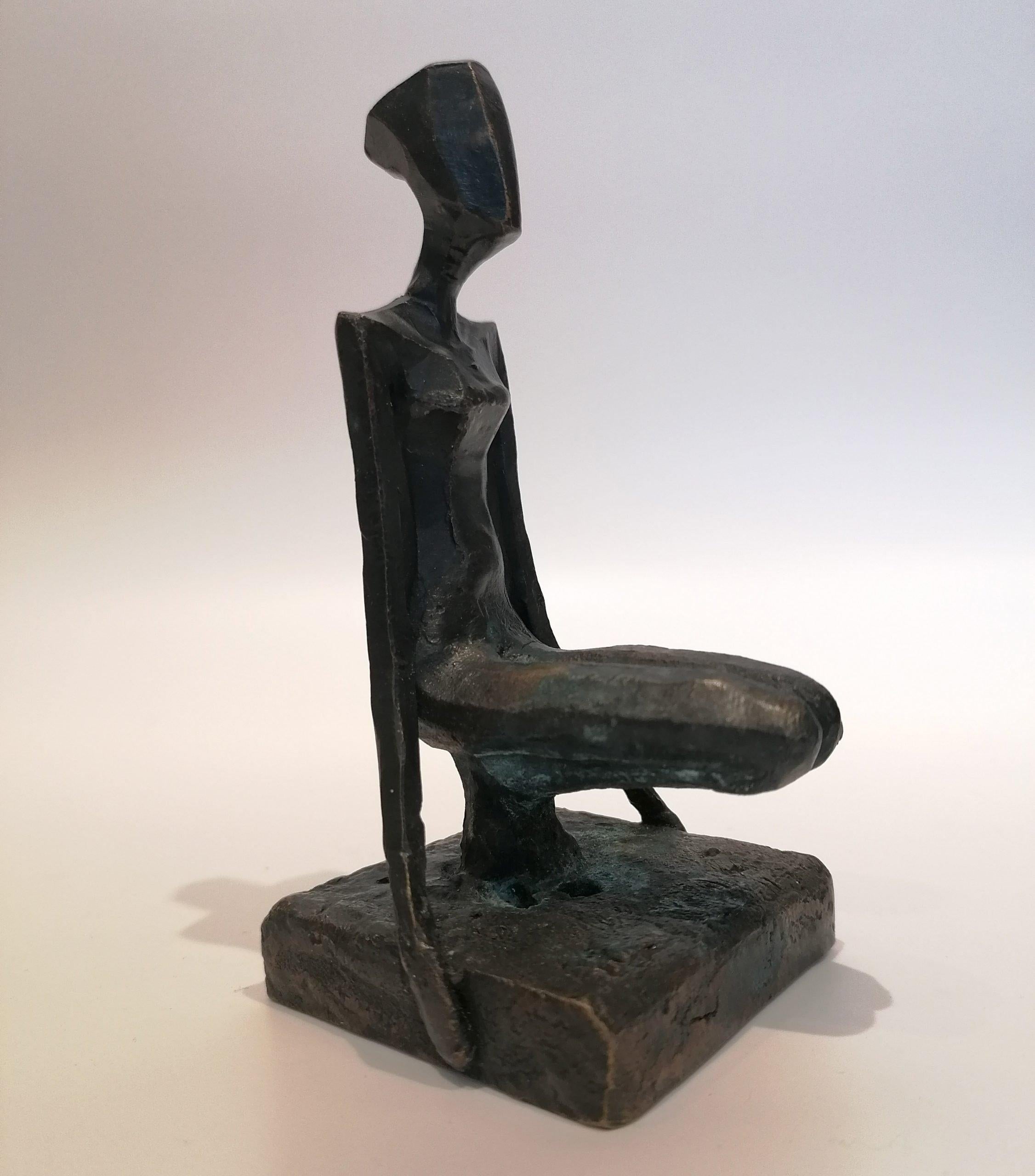 Wildleder von Nando Kallweit. Bronzeskulptur einer menschlichen Figur aus Bronze. Serial-Unikat. im Angebot 2