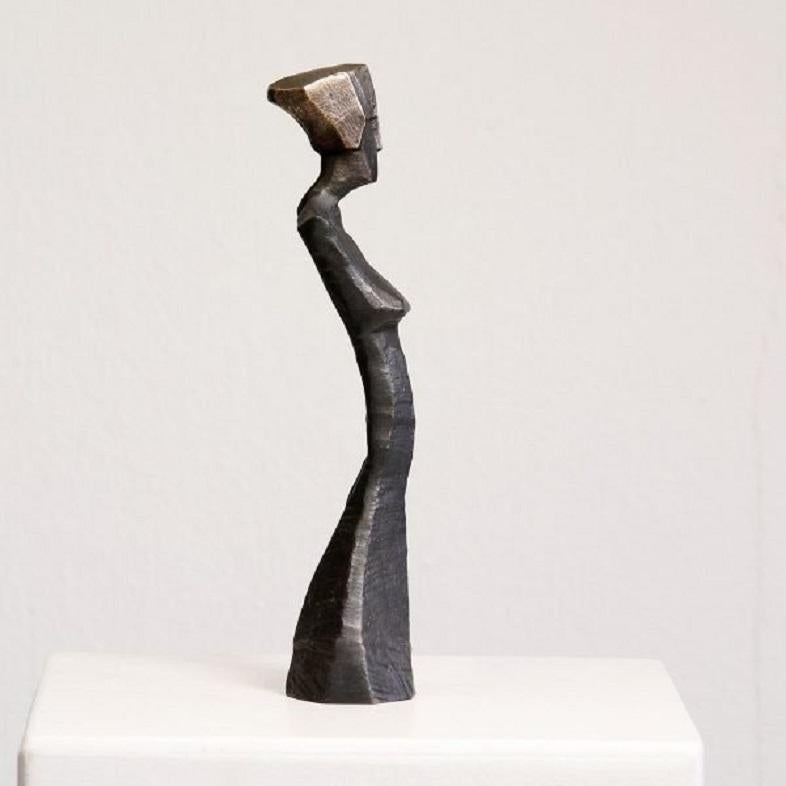 Torso of a Queen by Nando Kallweit.  Bronze sculpture, edition of 50. 

Often paired with the torso of a King.

Dimensions: 24cm x 7cm x 5cm