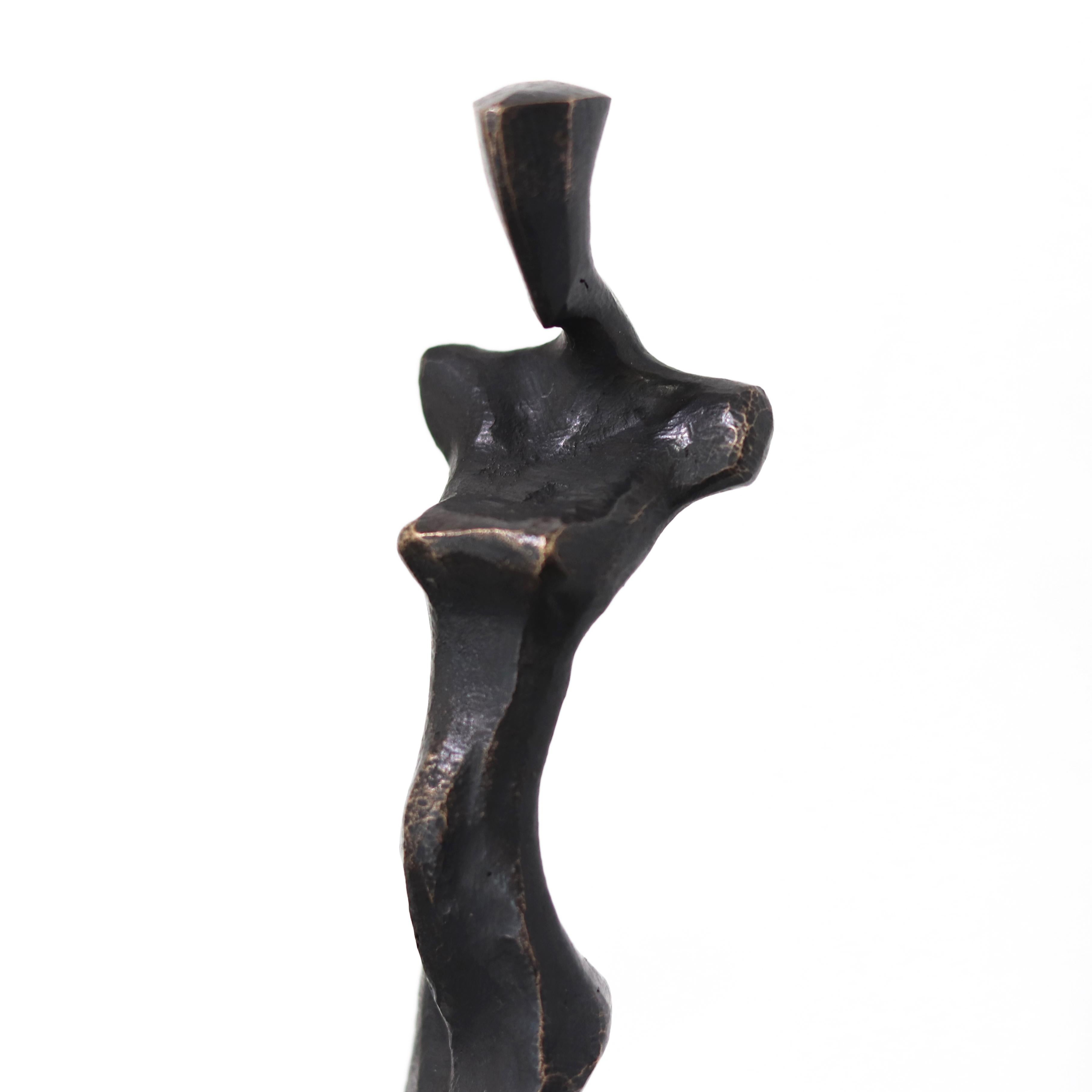 German sculptor Nando Kallweit produces figurative bronze sculptures and reliefs with aquiline and a graceful modern appeal. Kallweit is inspired by seemingly disparate cultures; the strength of ancient Egyptian sculptures, the dynamic forms of the
