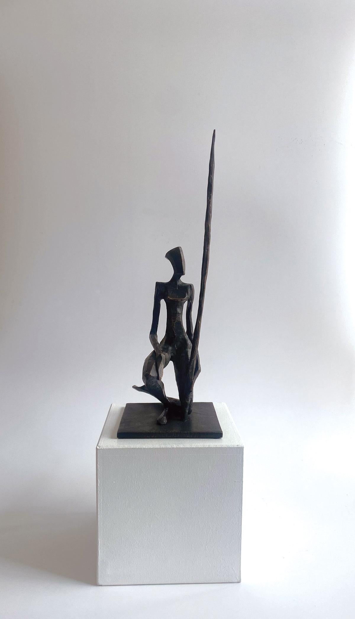 Valentina ist eine elegante figurative Bronzeskulptur von Nando Kallweit.

Der stilisierte ägyptisch angehauchte Kopf ist der modernen jugendlichen Haltung nachempfunden, verweist aber auch auf die Bedeutung des Erbes. Ein schönes Stück für sich
