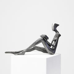 Violette by Nando Kallweit.  Elegant figurative sculpture.