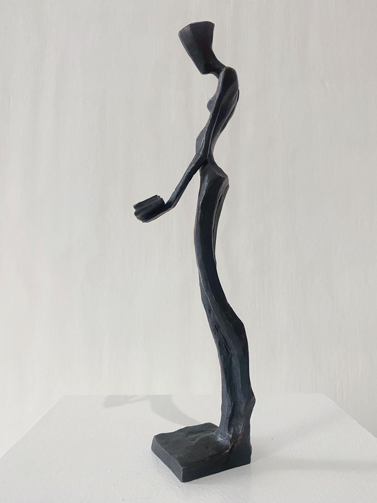 Woman with Book by Nando Kallweit.  Elegant figurative sculpture. For Sale 3