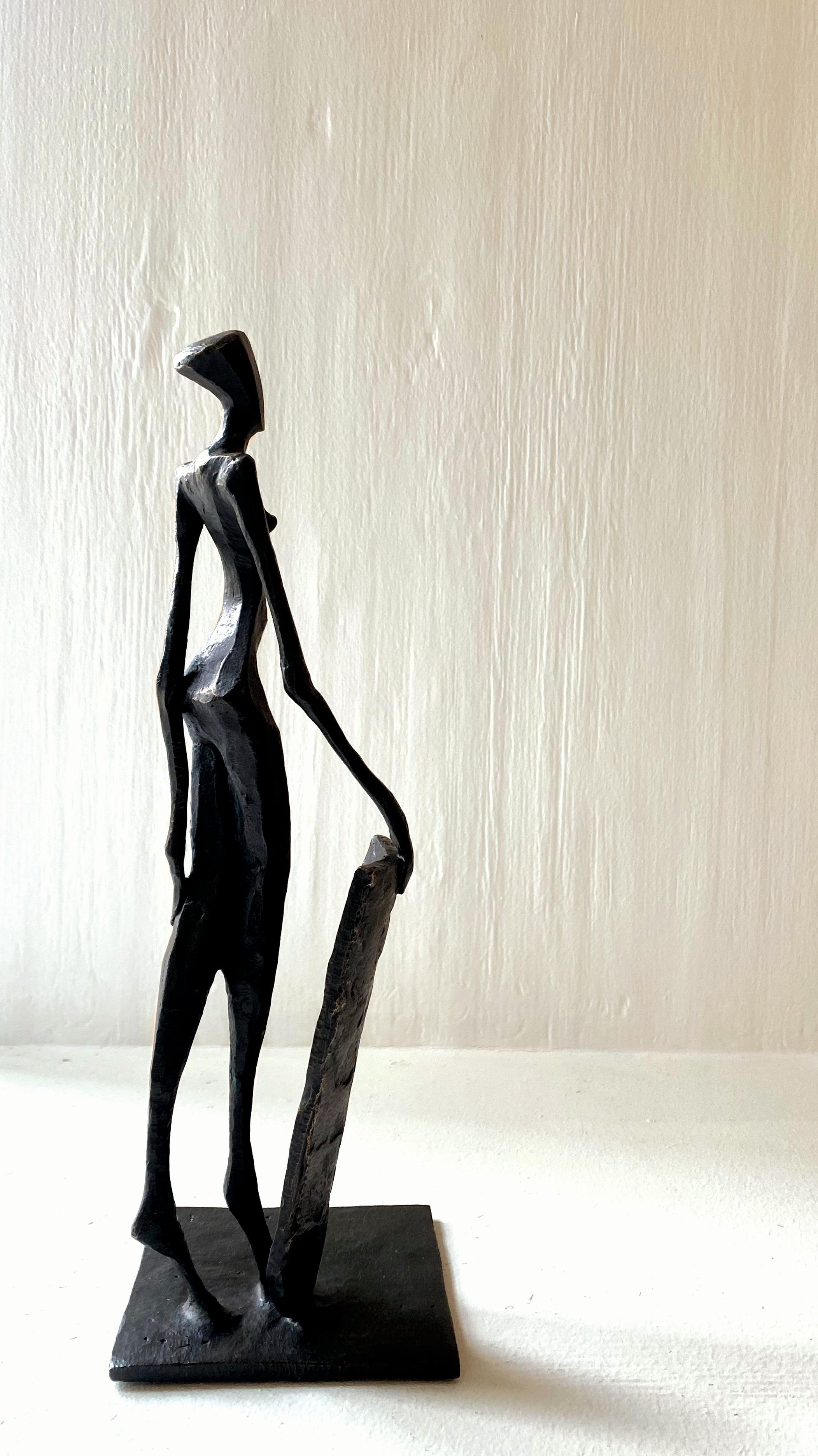 Yara by Nando Kallweit.  Elegant figurative sculpture. For Sale 1