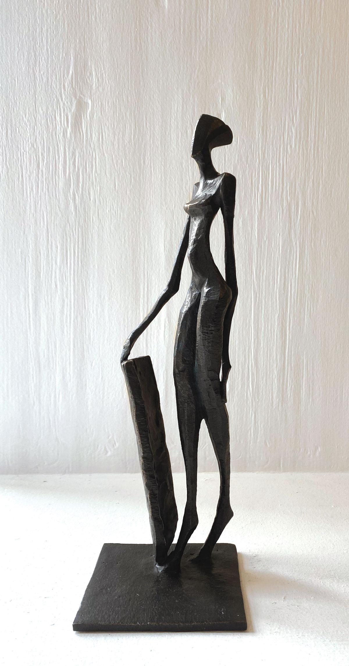Yara by Nando Kallweit.  Elegant figurative sculpture. For Sale 3
