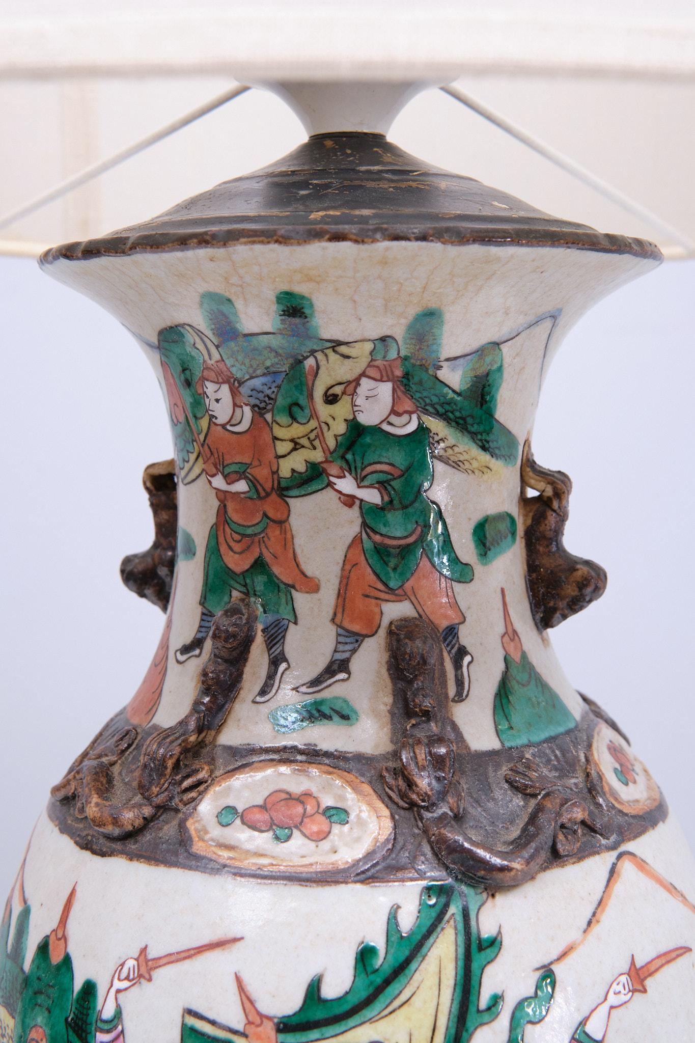 Nanking Erde-ware  Tischlampe  1890er Jahre China  (Handgefertigt) im Angebot
