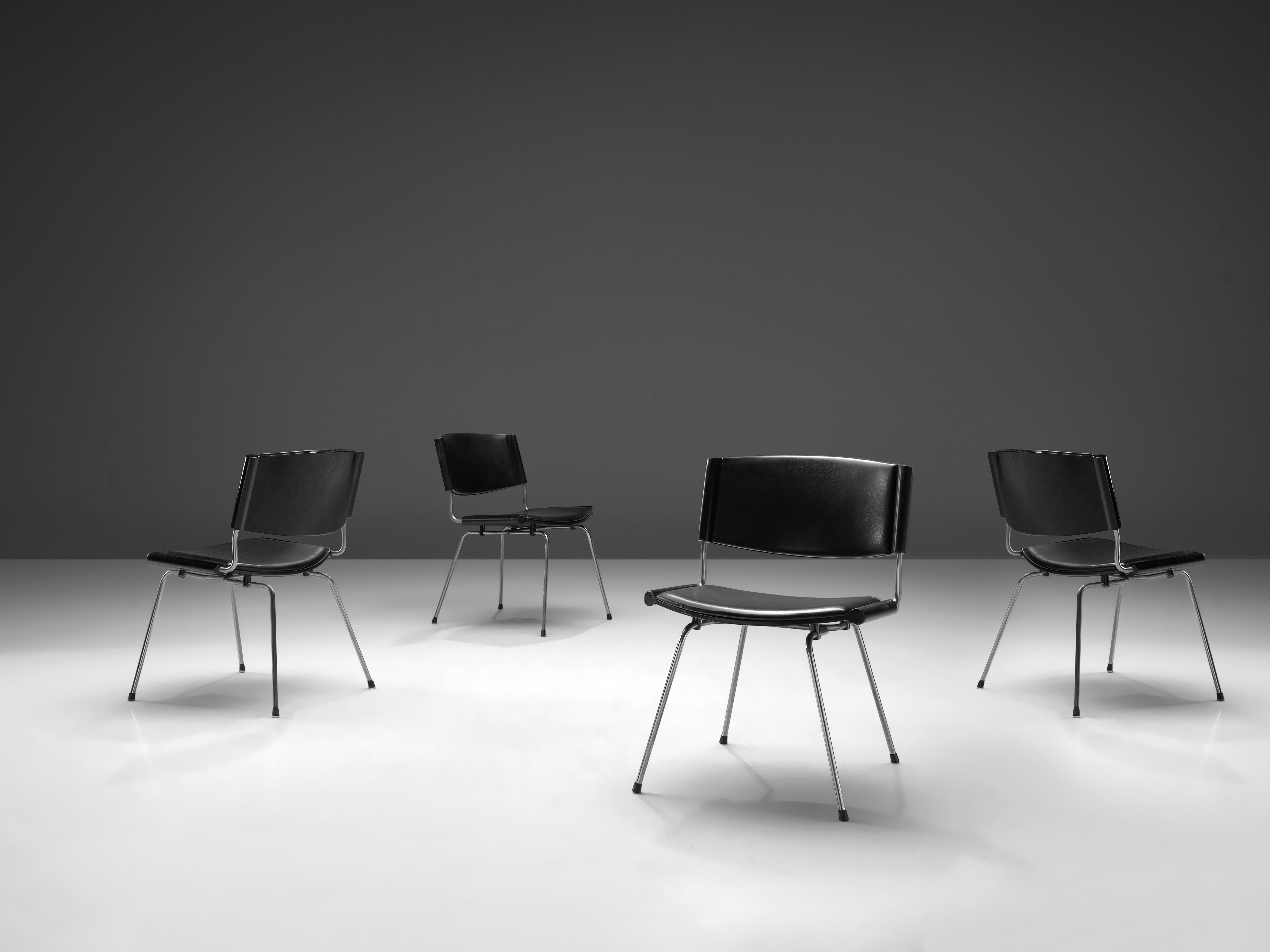Nanna Ditzel, chaises 'Badminton', acier, cuir, bois, Danemark, design 1958, production 1960s.

Cet ensemble de cinq chaises de Nanna Ditzel et Jørgen Ditzel a été conçu en 1958, à l'origine pour l'hôpital du comté de Glostrup, près de Copenhague,
