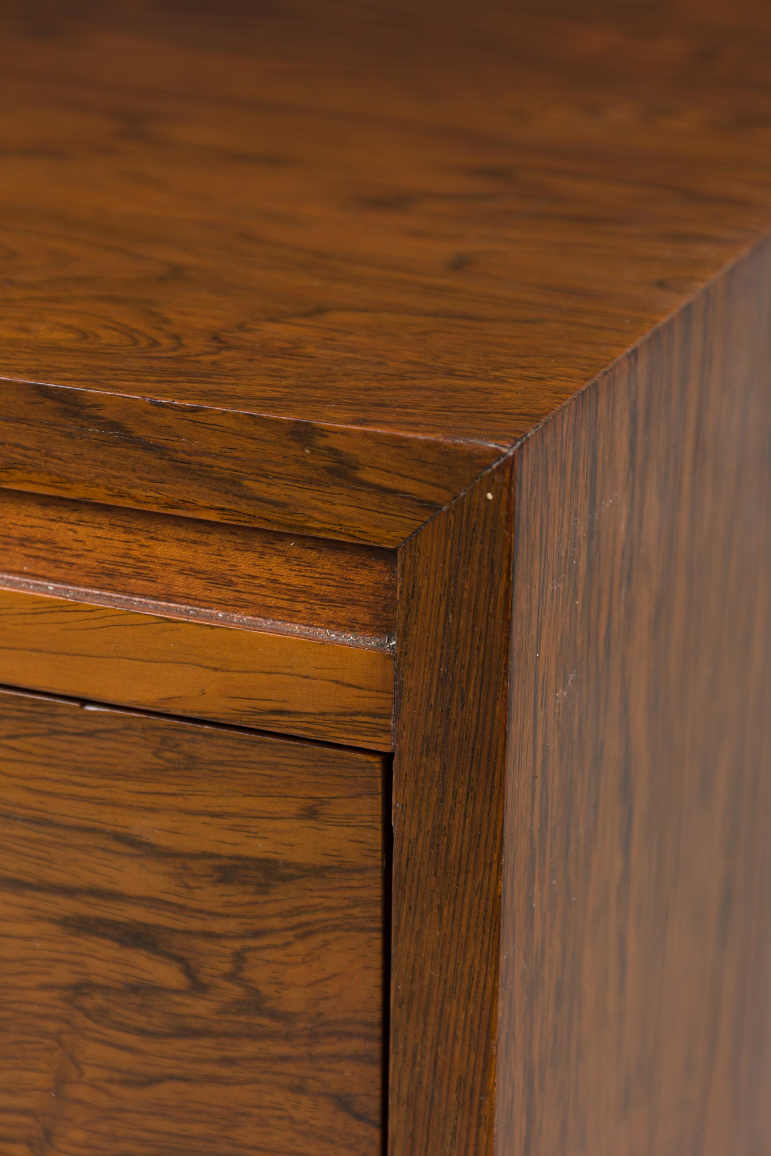 XX secolo Nanna Ditzel per Søren Willadsen Møbelfabrik Credenza moderna danese in palissandro in vendita