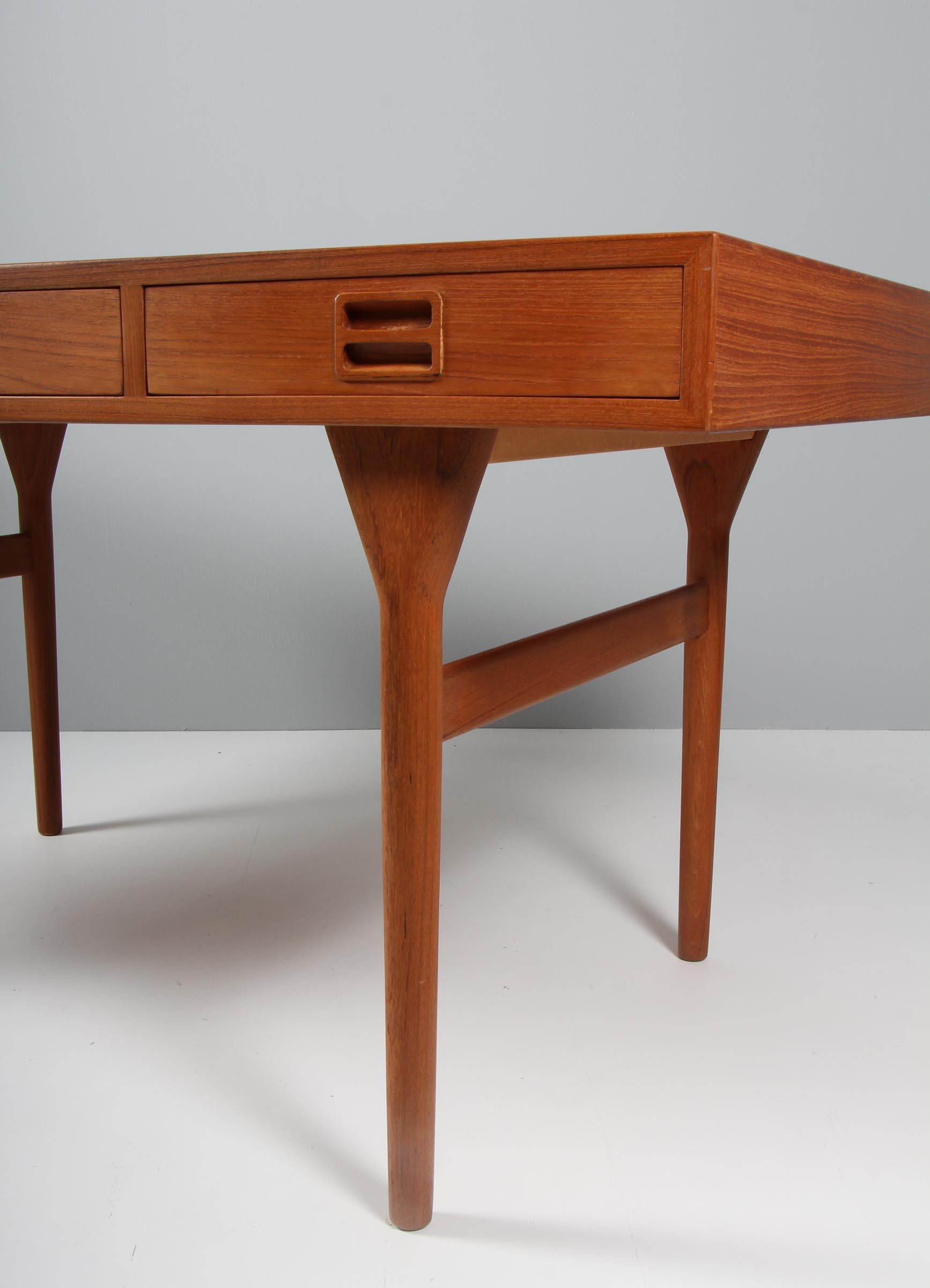 Nanna Ditzel & Jørgen Ditzel Three-Drawer Teak Desk In Good Condition In Esbjerg, DK