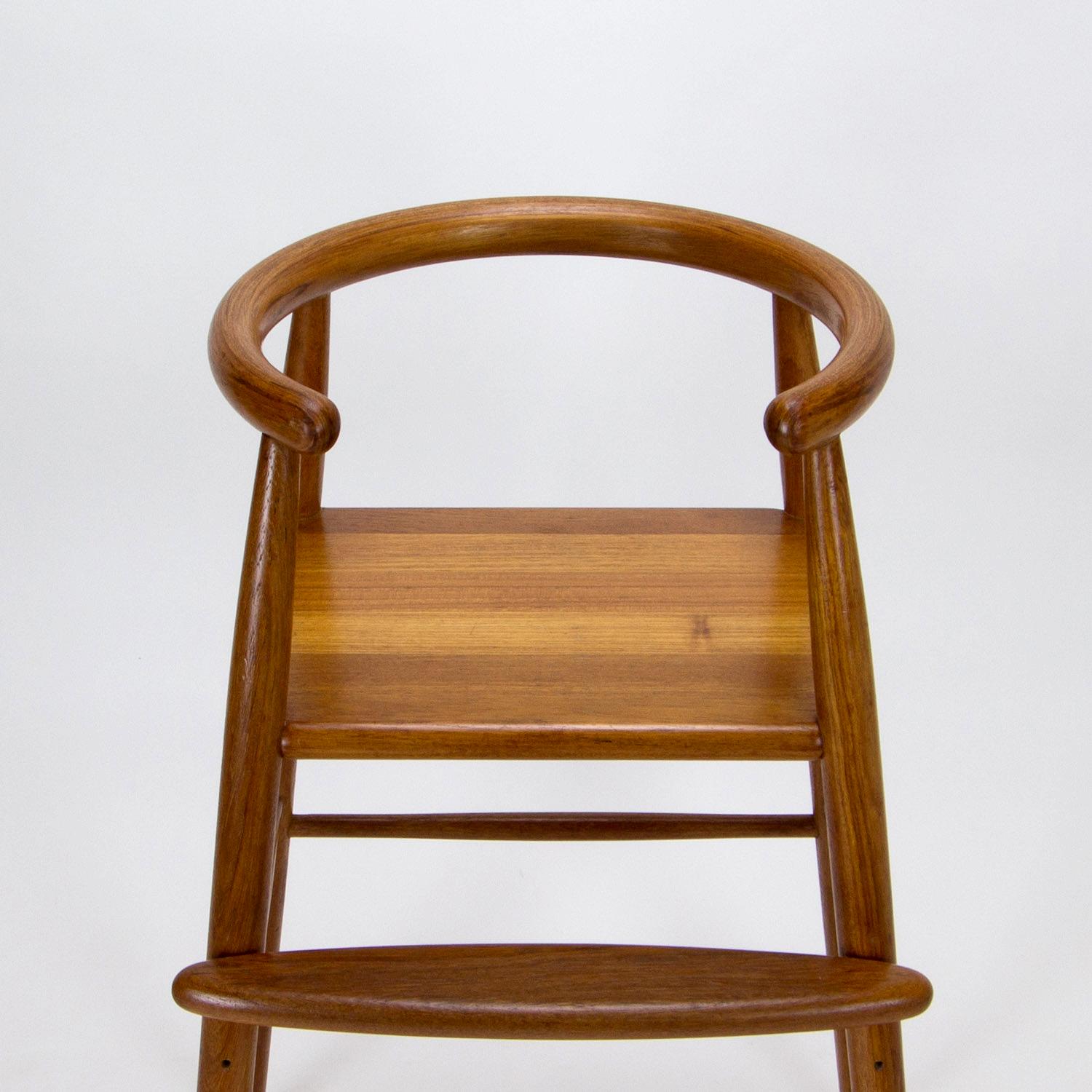 Nanna Ditzel Model 115 Midcentury Child’s High Chair in Teak, Denmark In Good Condition In Berkhamsted, GB