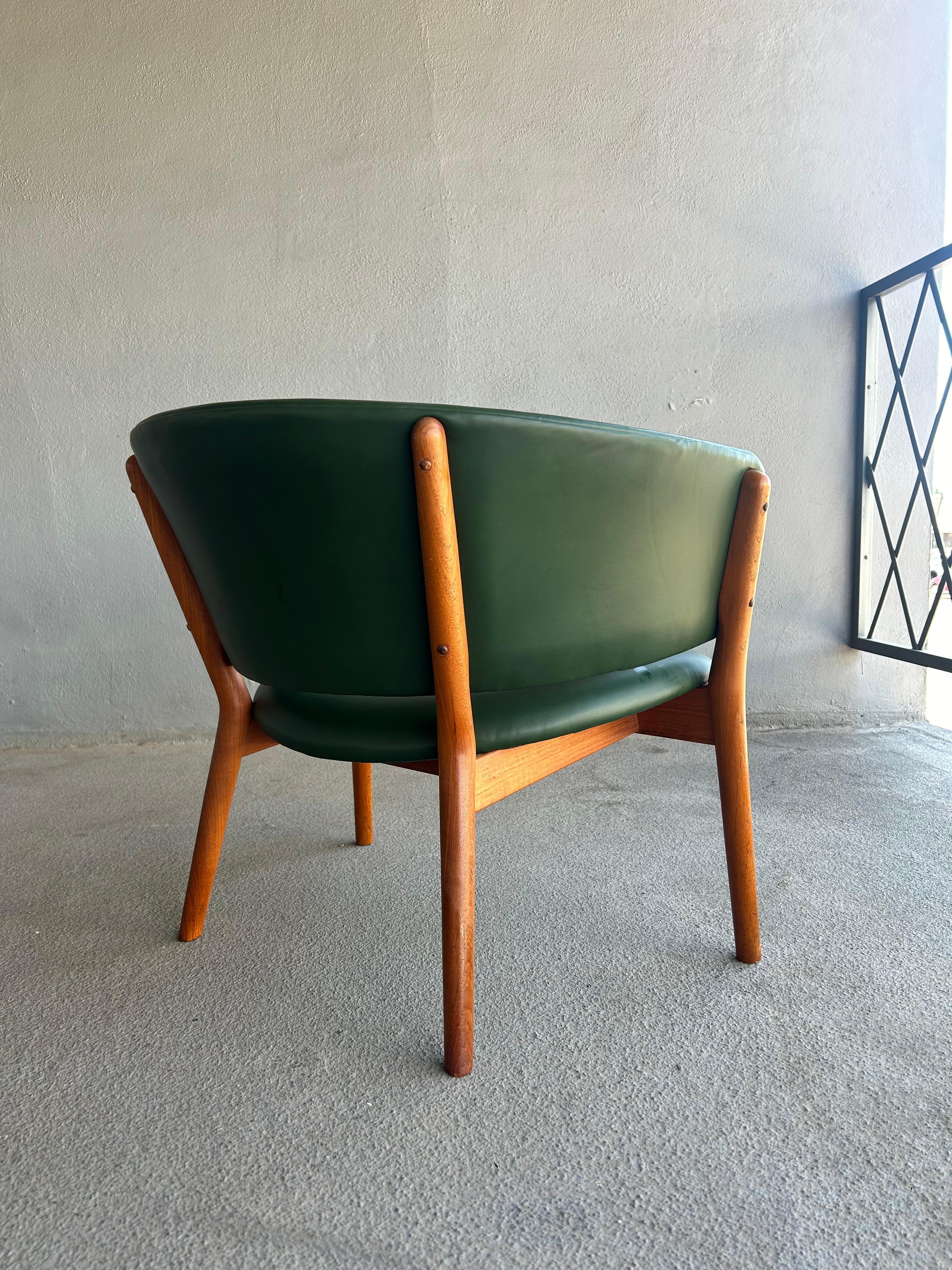 Mid-Century Modern Nanna Ditzel ND83 Green Leather Mid Century Lounge Chair For Sale