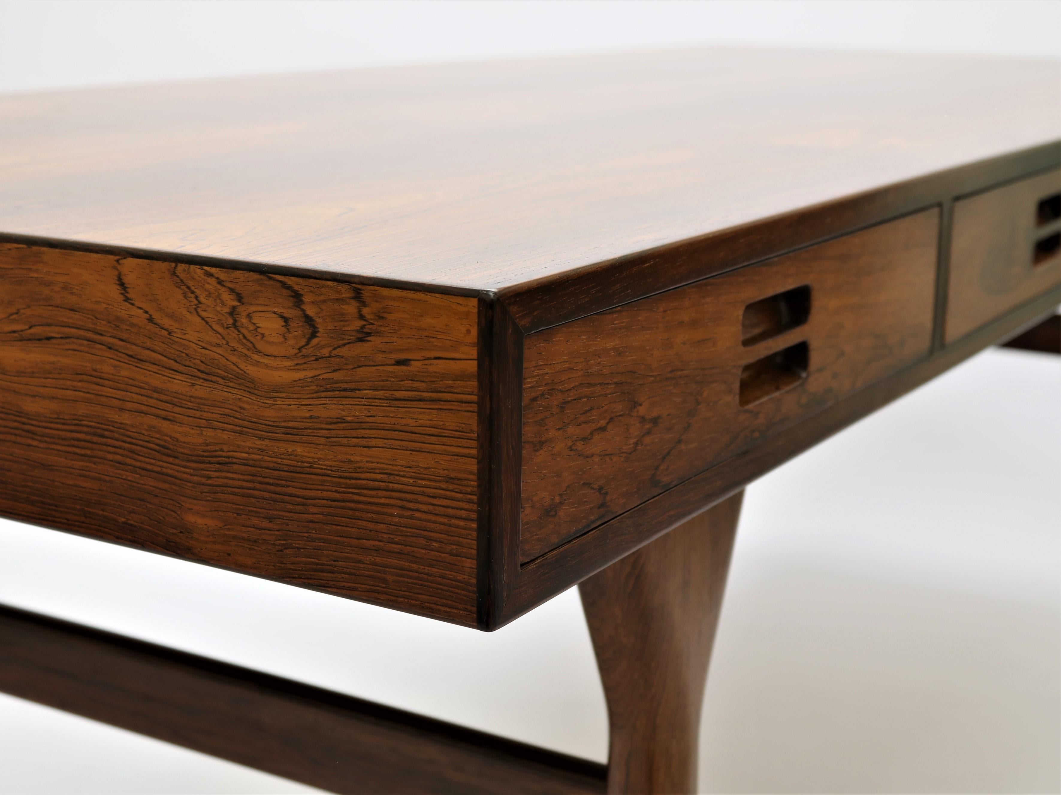 Nanna Ditzel, Office Desk in Rosewood with 4 Drawers (Mitte des 20. Jahrhunderts)