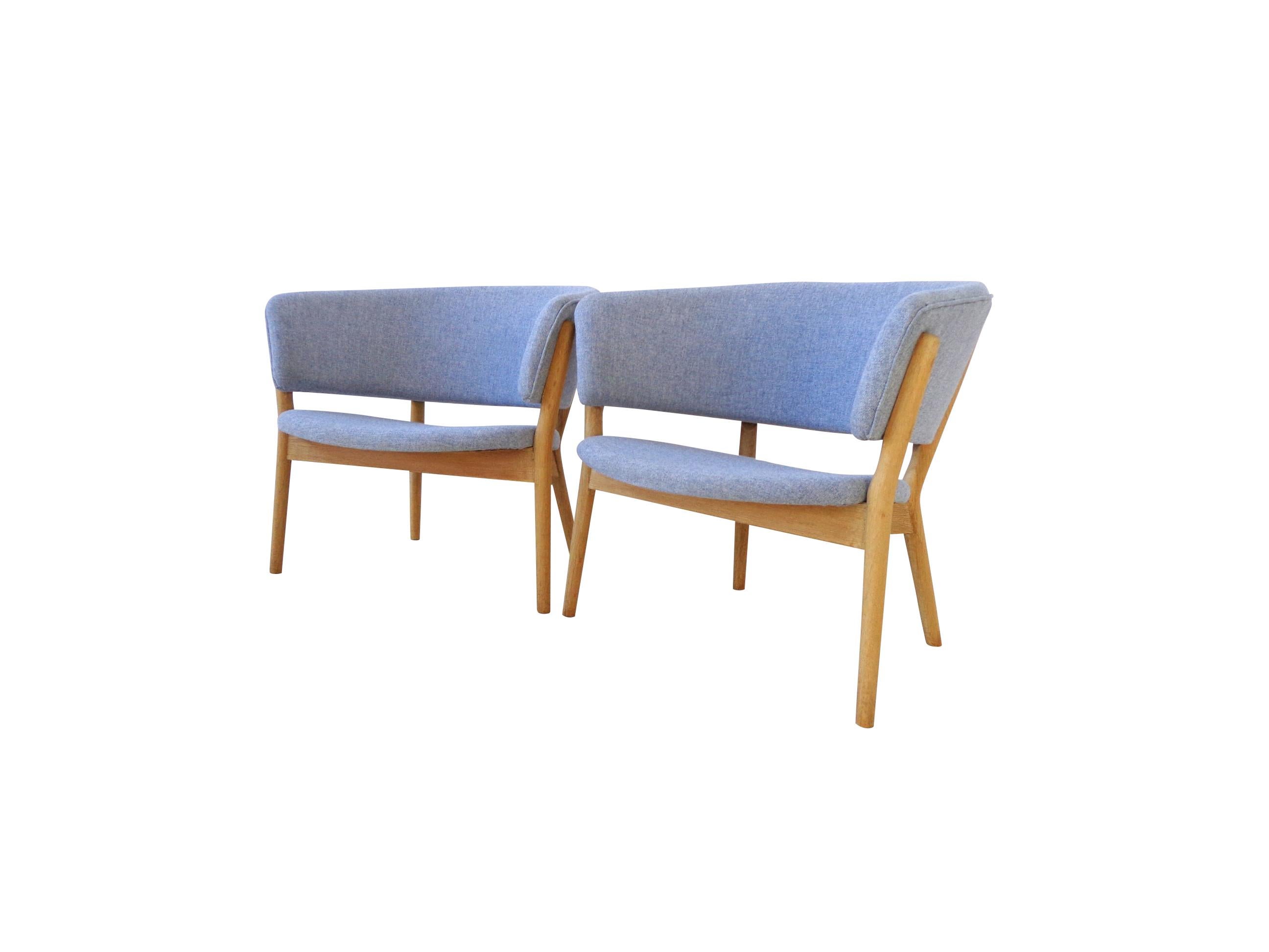 Nanna Ditzel Pair of Lounge Chairs in Wool by Soren Willadsen, Denmark, 1950s In Good Condition For Sale In WIJCKEL, NL