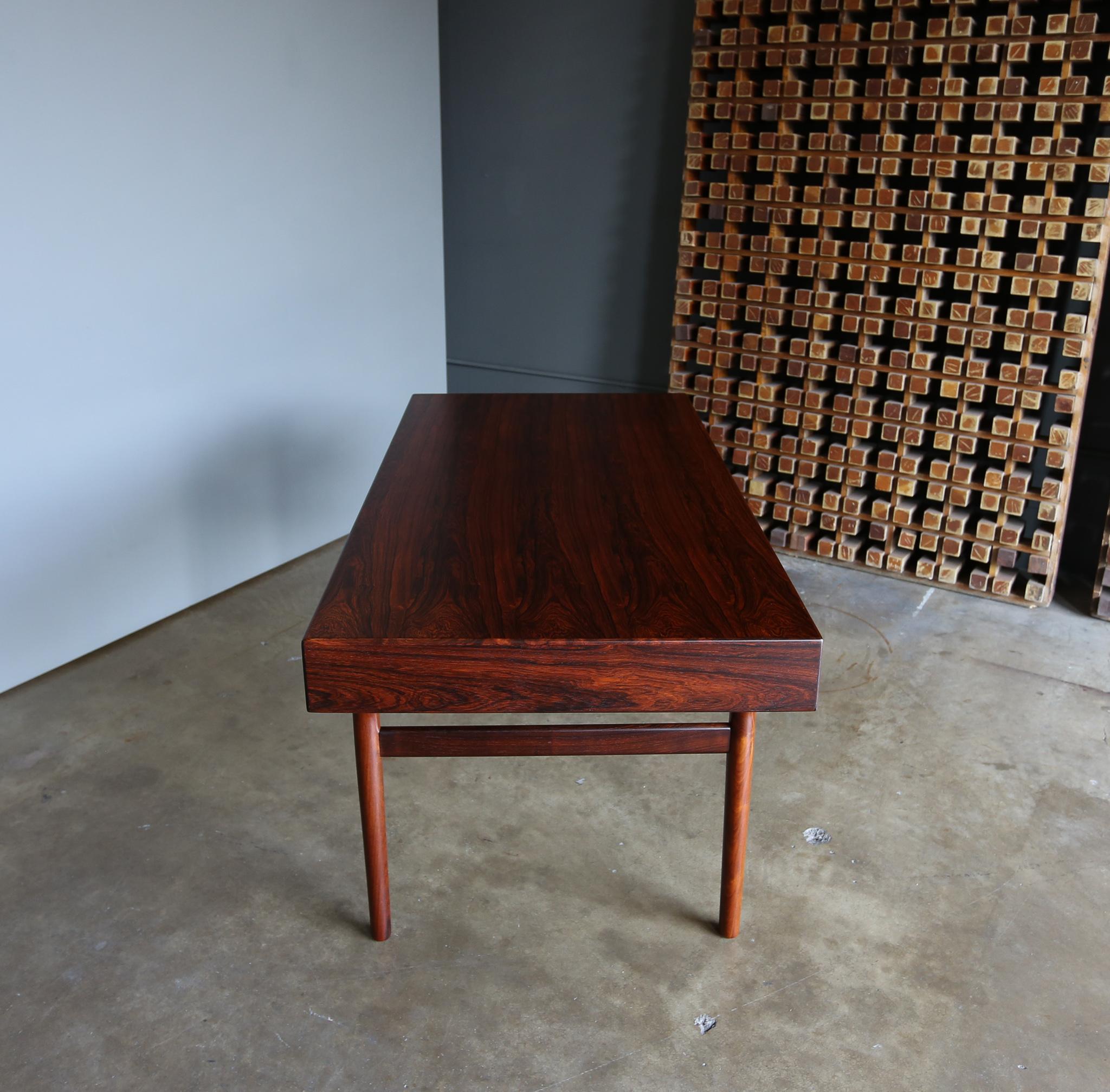 Nanna Ditzel Rosewood Desk for Søren Willadsen, circa 1958 8