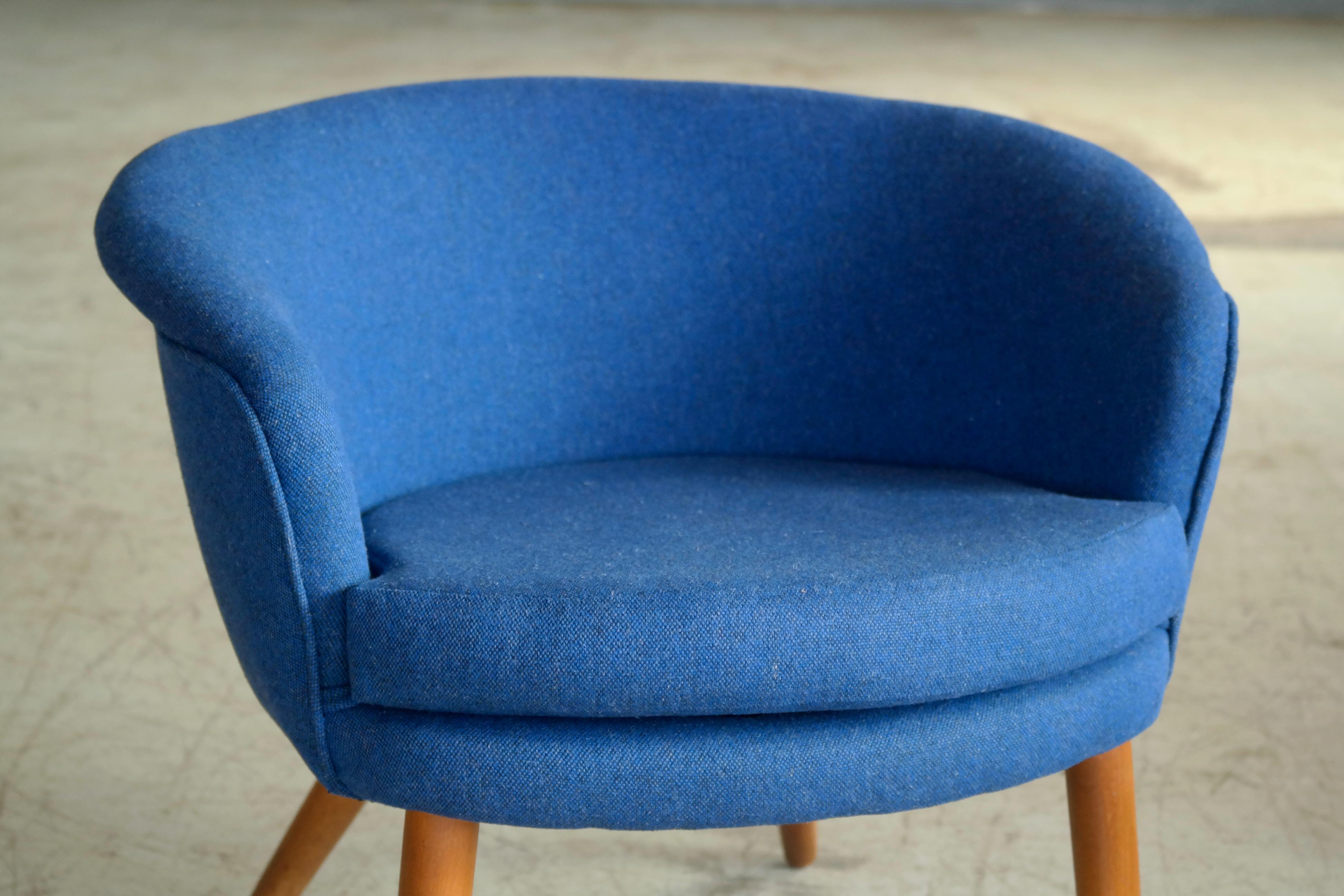 Scandinavian Modern Nanna Ditzel Style Danish 1950s Lounge Chair Newly Reupholstered in Wool
