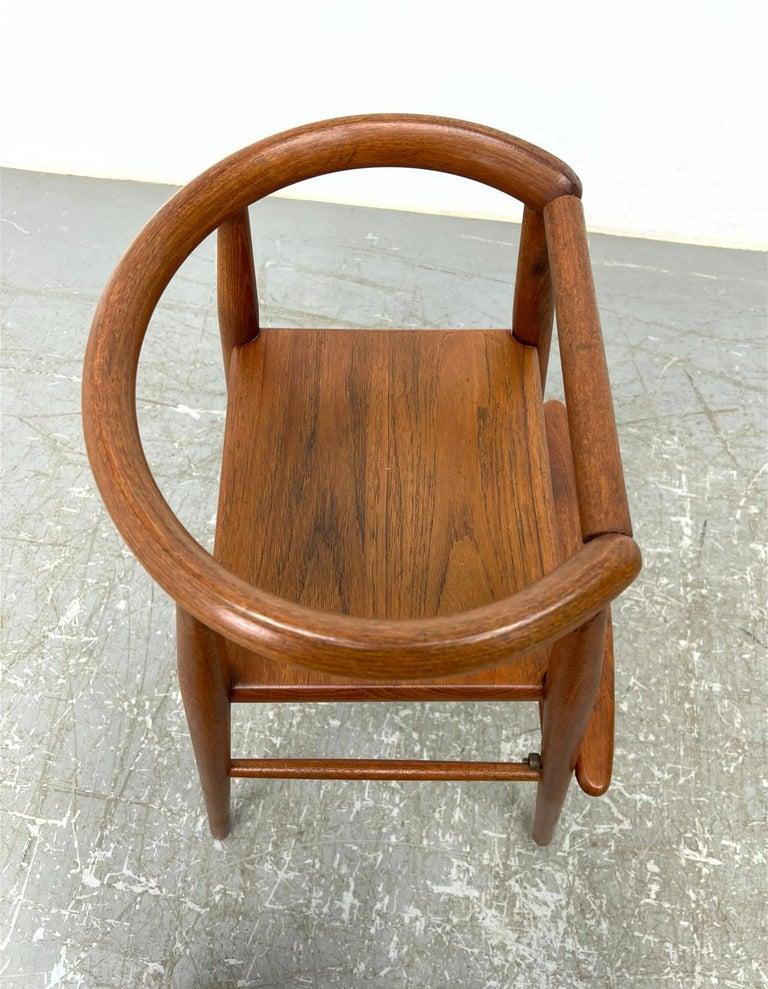 Danese Nanna Ditzel sgabello in teak per bambini danese metà secolo moderno in vendita