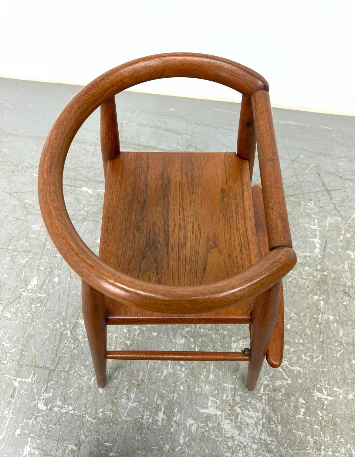 Nanna Ditzel teak Childs high chair stool Danish Mid-Century Modern In Good Condition For Sale In BROOKLYN, NY