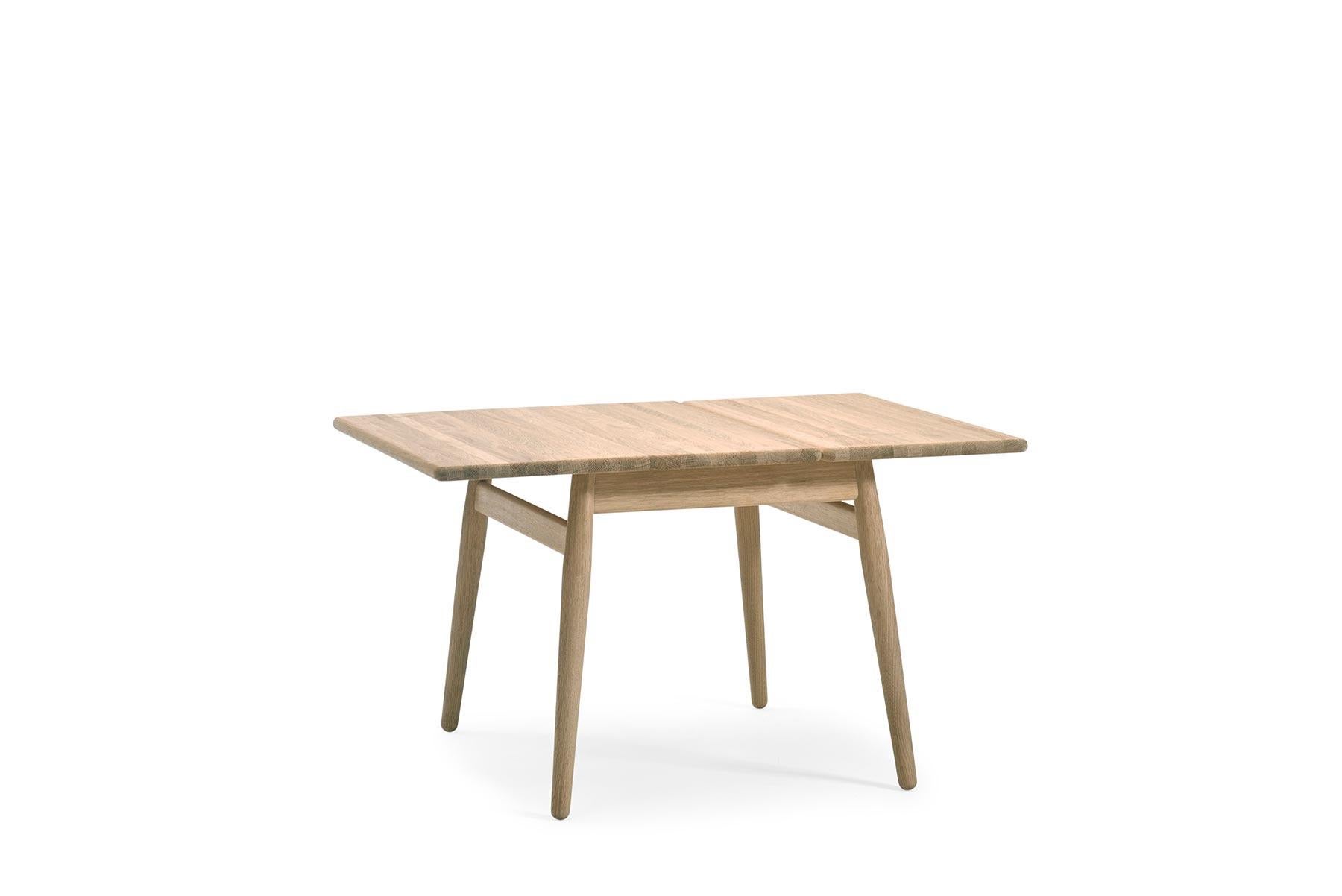 Tacheté Table basse Nanna et Jorgen Ditzel ND-55 avec feuille, chêne teinté en vente