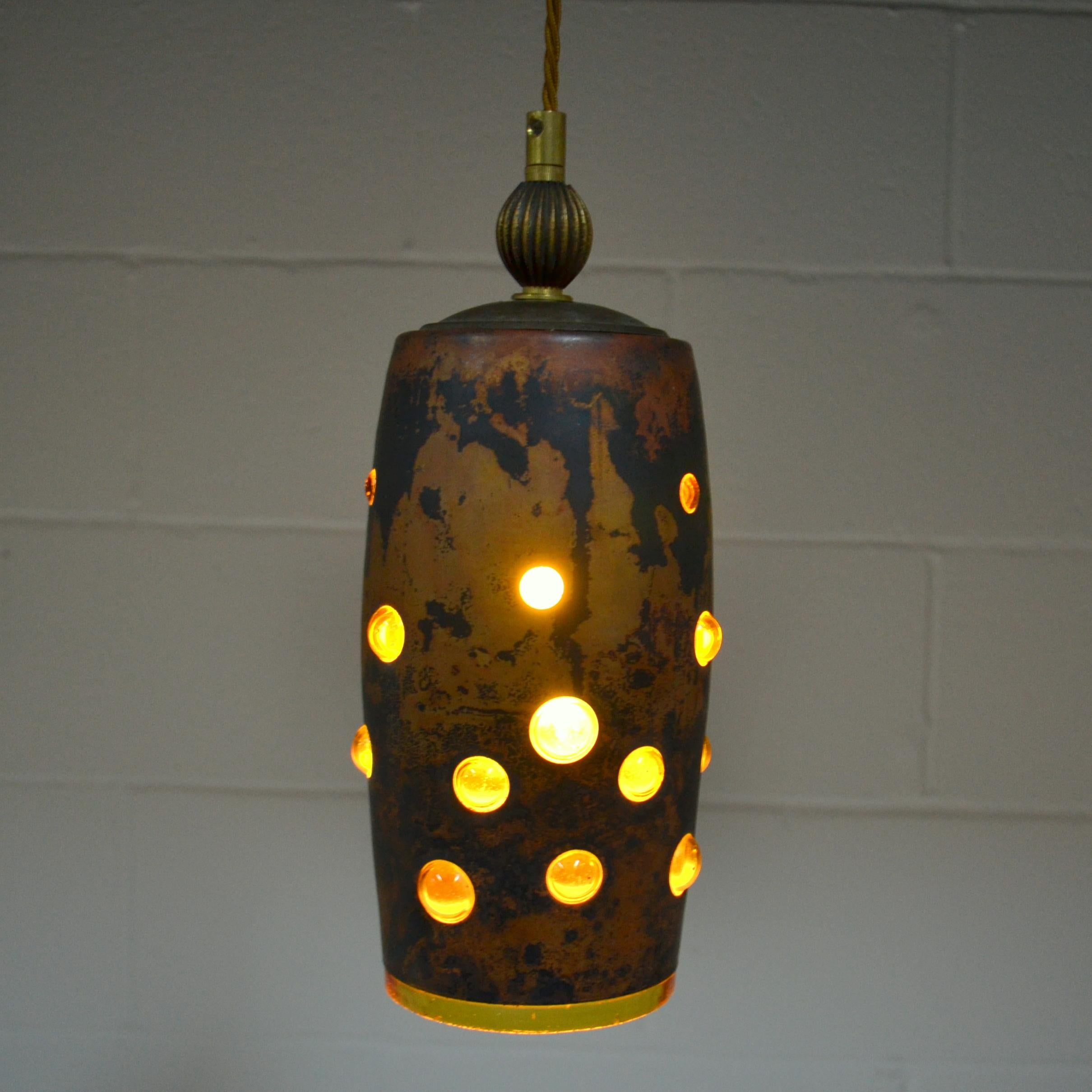 Milieu du XXe siècle Lampes pendantes en cuivre et verre Nanny Still (ensemble de trois) en vente