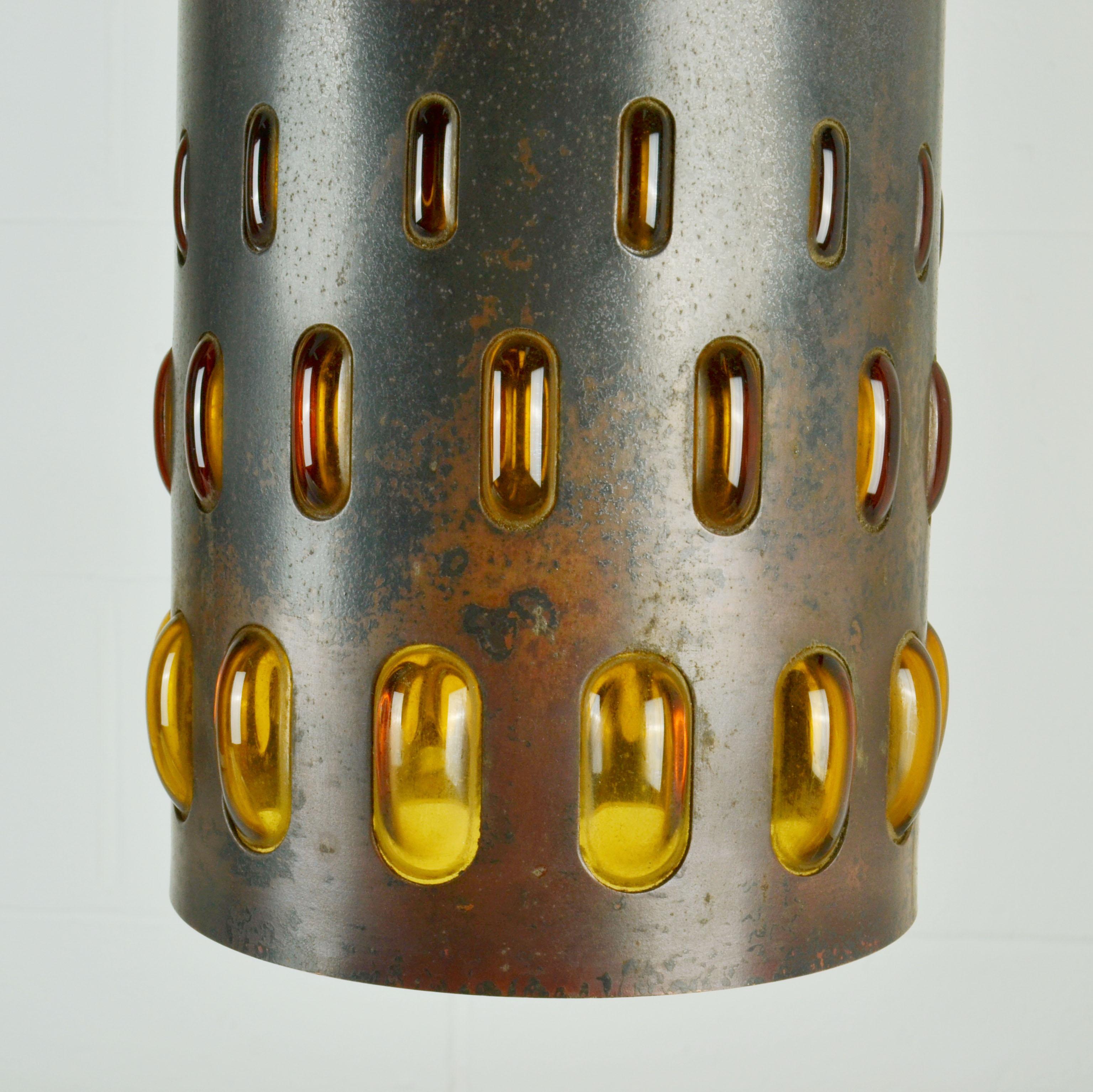 Nanny Still Pendelleuchten aus Kupfer und Bernsteinglas Fünfer-Set im Zustand „Hervorragend“ im Angebot in London, GB