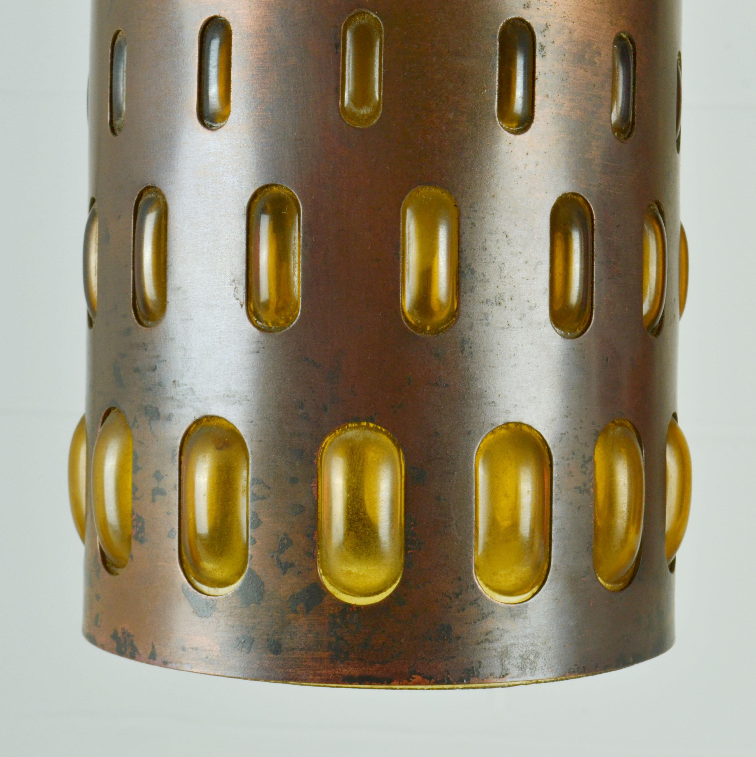 Cuivre Ensemble de cinq lampes suspendues Nanny Still Copper and Amber Glass en vente