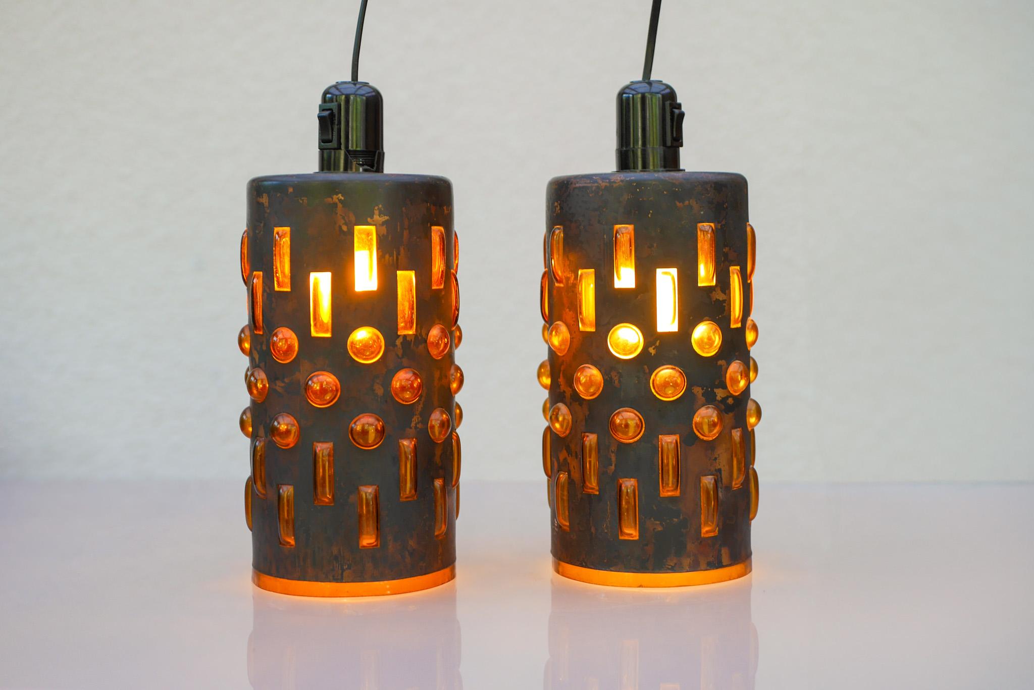 Métal Pendentifs brutalistes en cuivre et verre de Nanny Still, RAAK, années 1960 en vente