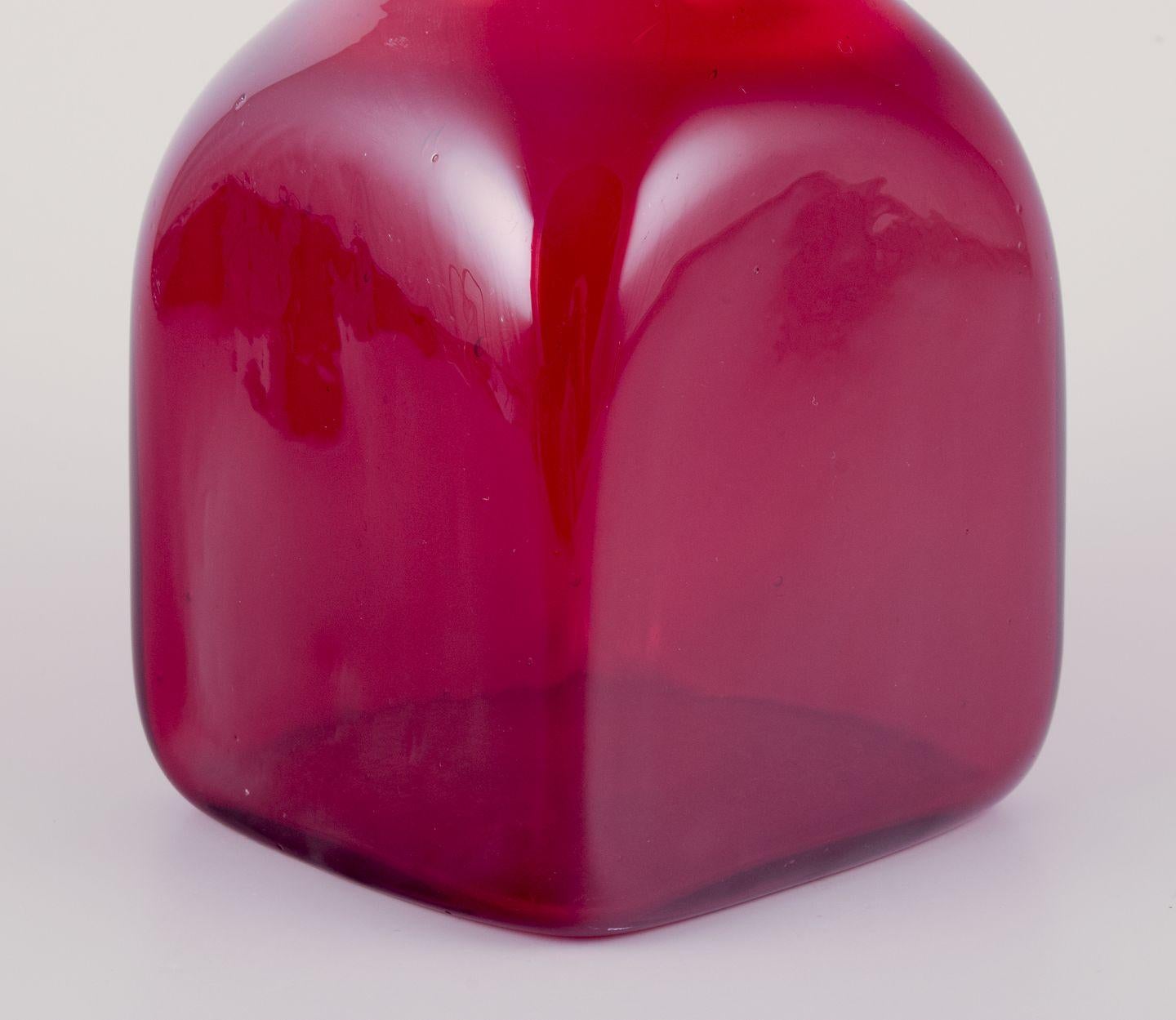 Finnish Nanny Still for Riihimäen Lasi. Decorative bottle in art glass. For Sale