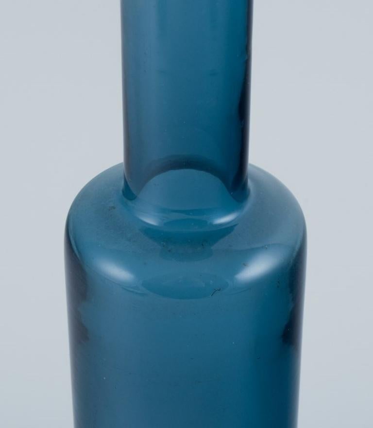 Nanny Still for Riihimäen Lasi. Decorative Bottle/Vase. Finnish Art Glass In Excellent Condition For Sale In Copenhagen, DK