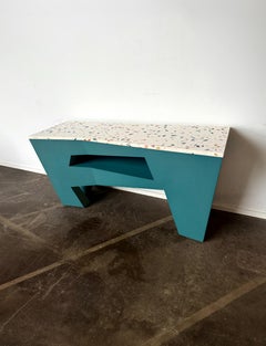 Nanook Post-Modern Credenza – pulverbeschichteter Steele + Terrazzo-Platte – handgefertigt in BKNY