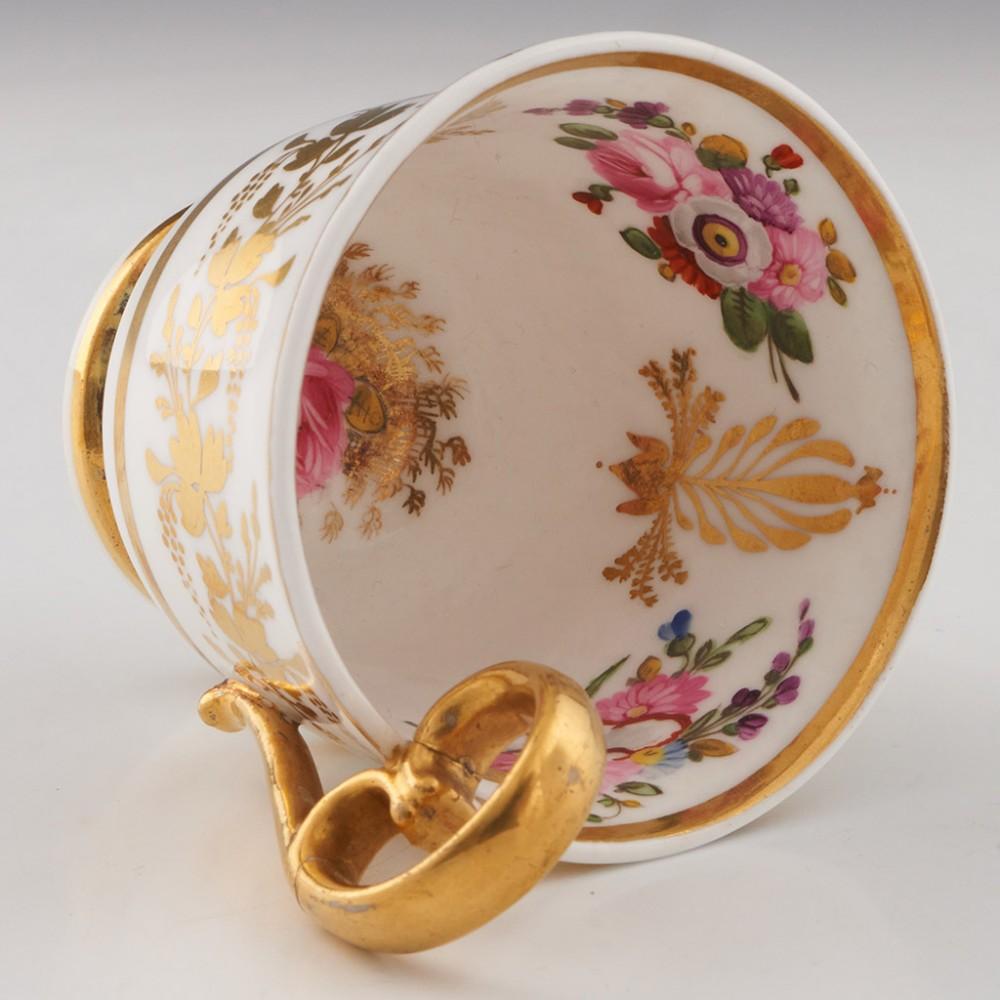 Tasse à café et soucoupe en porcelaine de Nantgarw, vers 1815 en vente 3