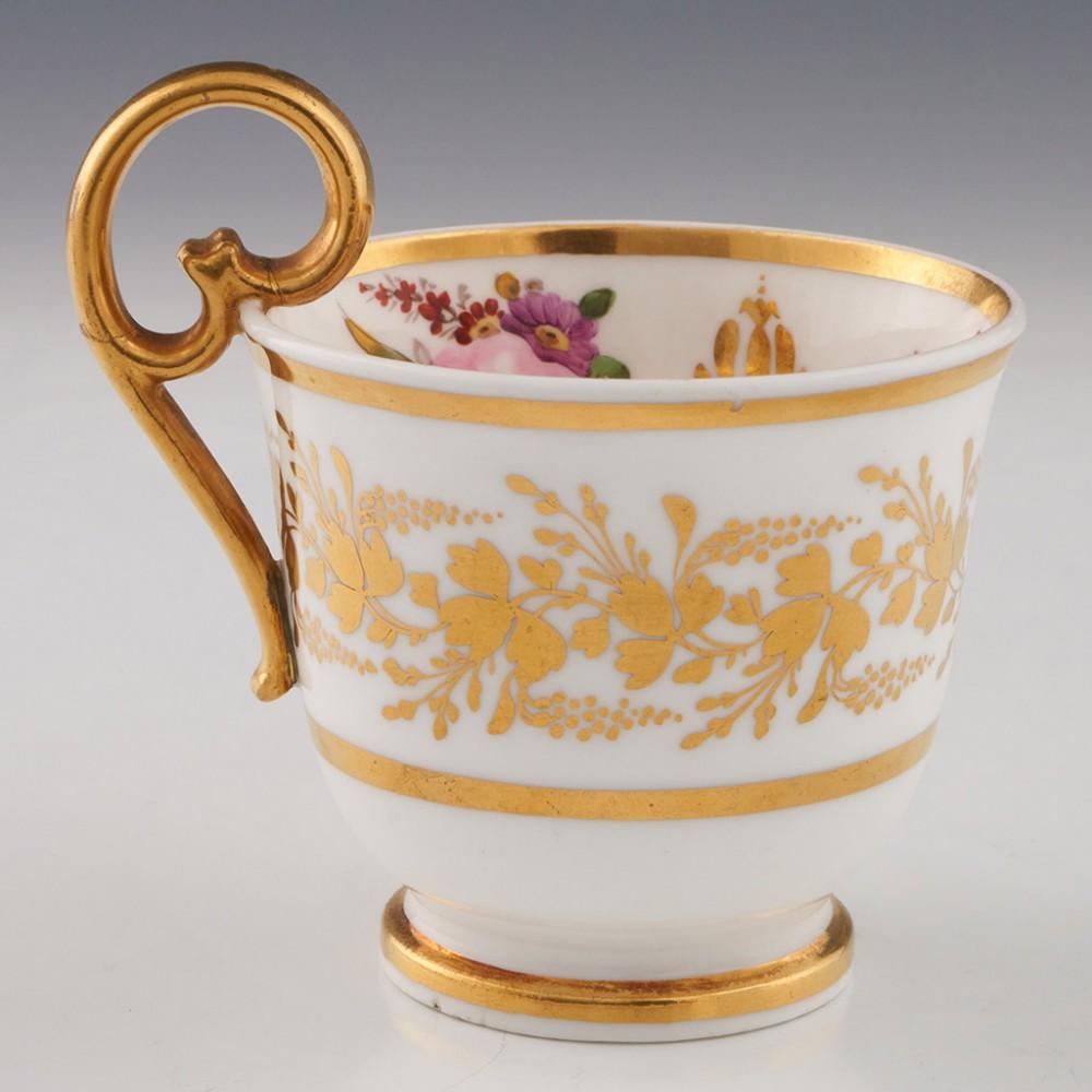 Tasse à café et soucoupe en porcelaine de Nantgarw, vers 1815 en vente 1